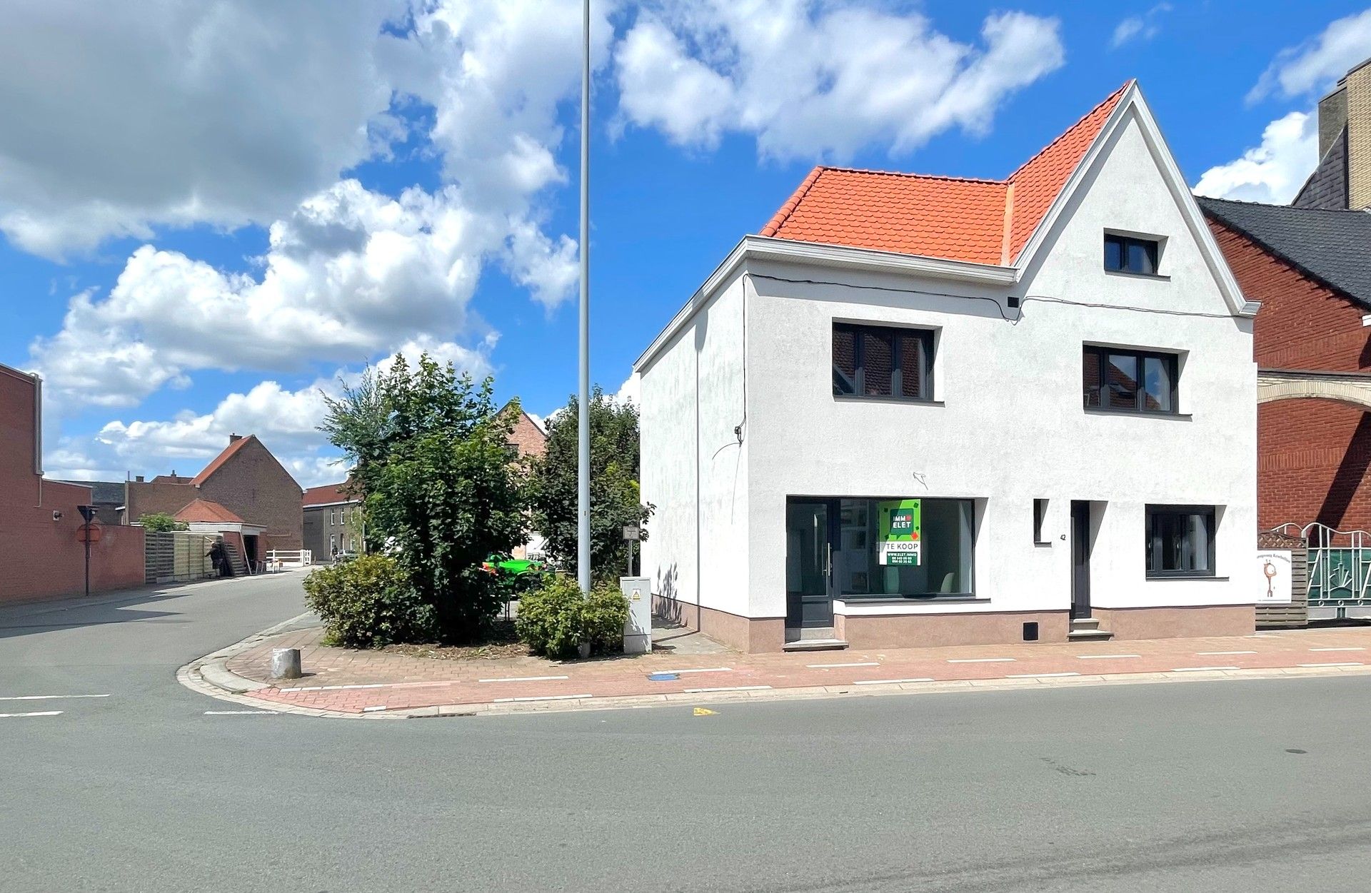 VRIJSTAANDE WONING MET TUIN, GROTE GARAGE & EXTRA RUIMTE foto 1