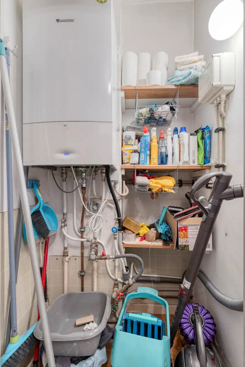 Leemans Immobiliën biedt u dit instapklare gelijkvloers appartement aan, gelegen op een uitstekende centrale locatie in het hart van Zellik foto 19