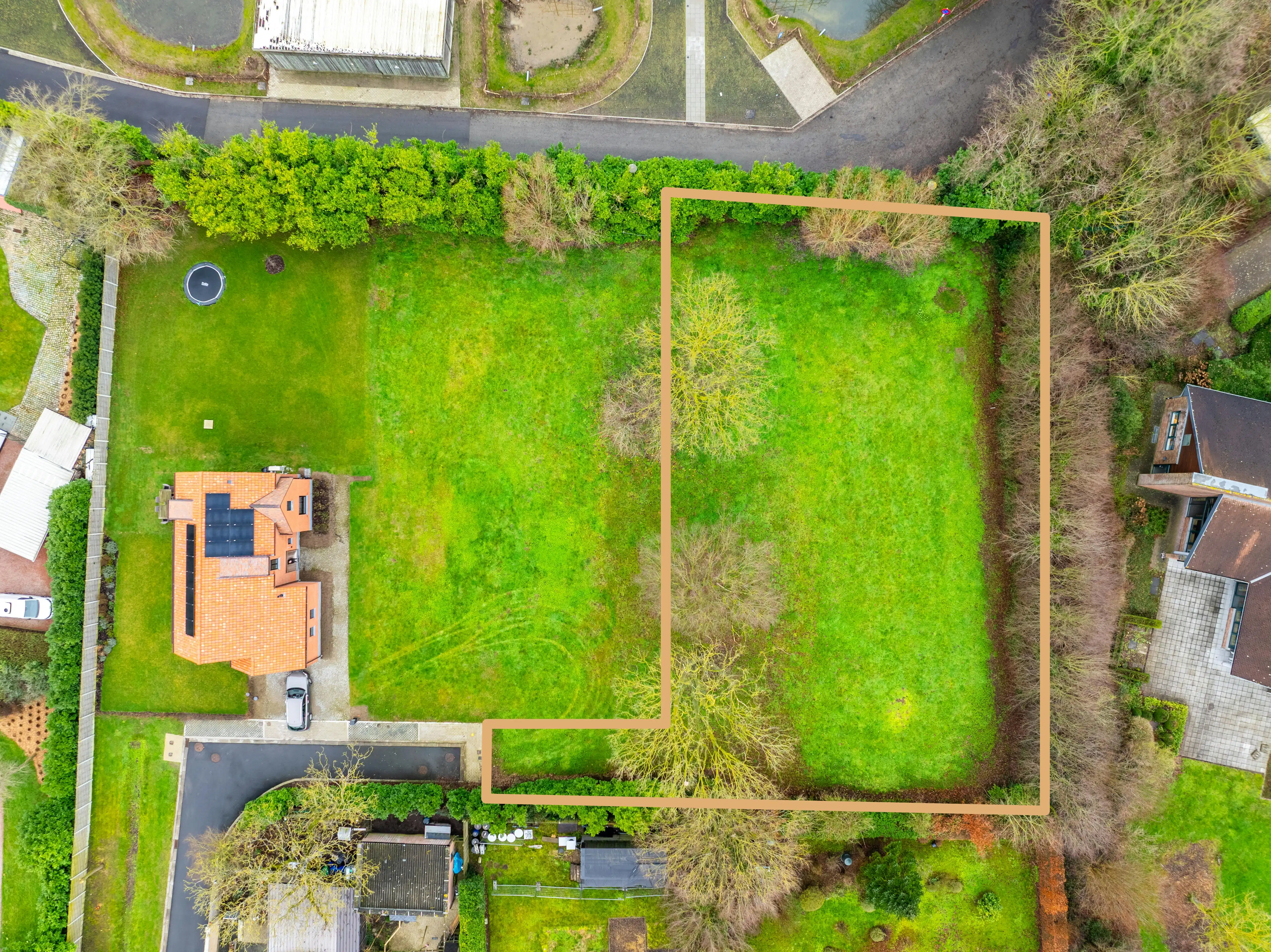 Exclusief stuk bouwgrond van 1.536m² te koop in Ieper foto 2