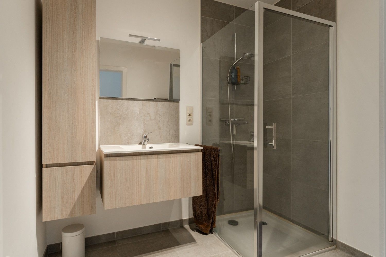 Modern en lichtrijk appartement met groot terras – Ringlaan, Overpelt foto 14