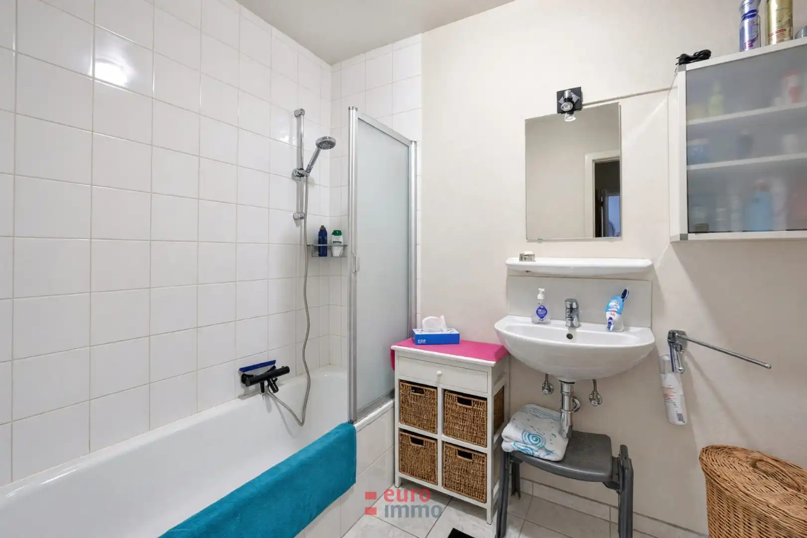 Gelijkvloers appartement met een ruim, zuidgericht terras en gezellig tuintje! foto 12