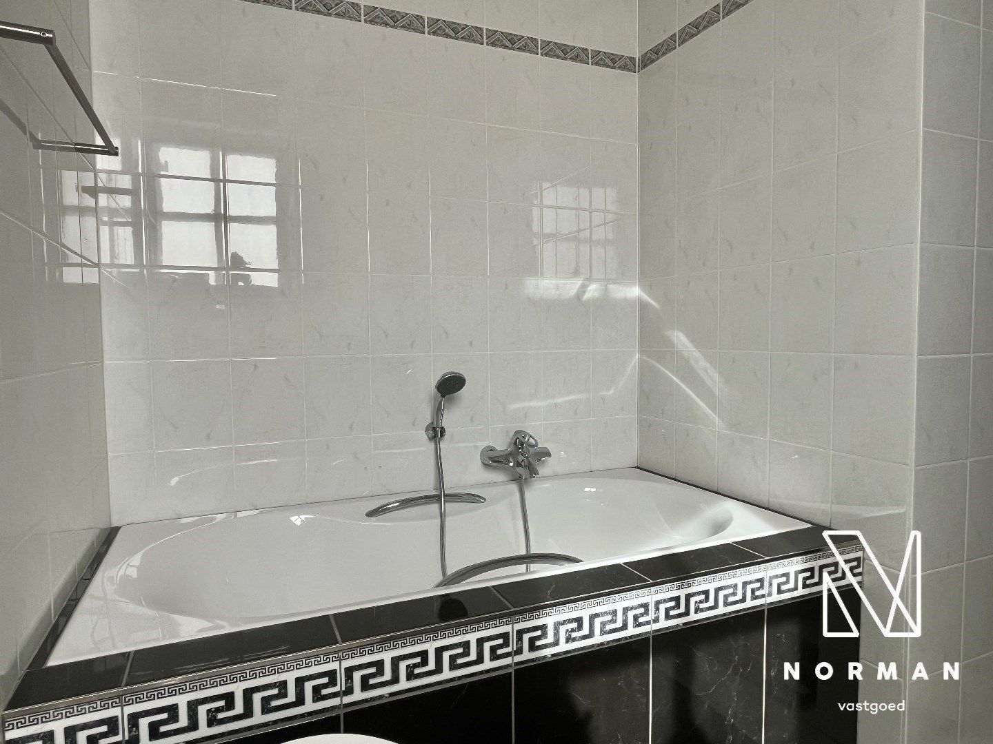 Zeer statige woning te koop in Harelbeke! foto 11