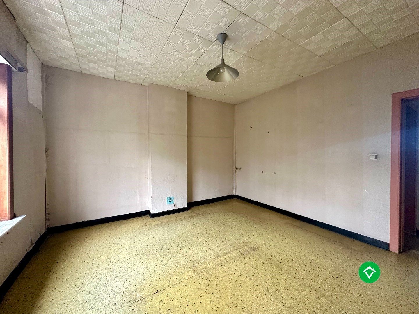 Riante woning met veel potentieel gelegen in Esen, Diksmuide foto 15