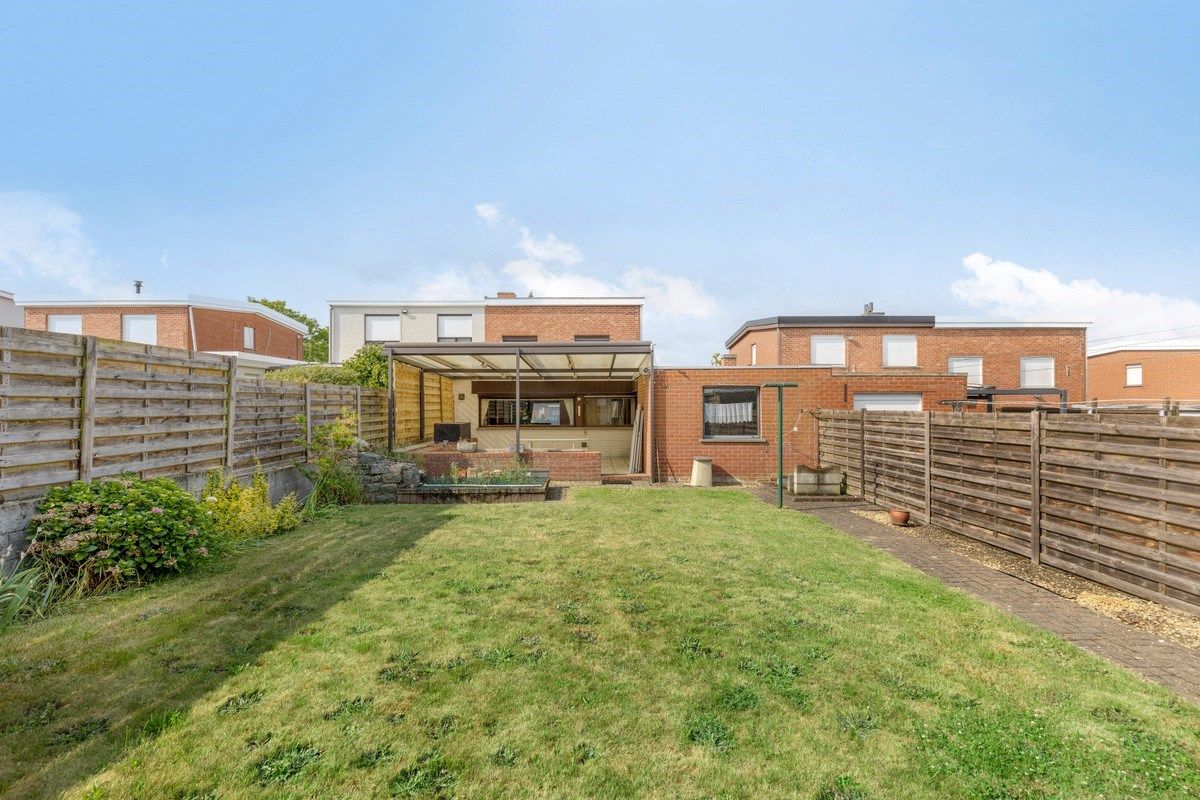 Ruime gezinswoning met mooie tuin in rustige wijk ! foto 22