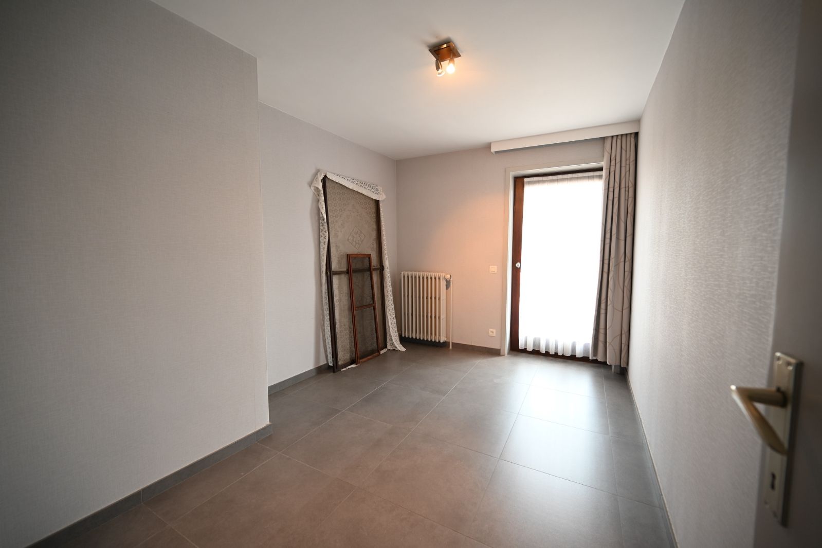 Mooi afgewerkt appartement met 2 slaapkamers foto 9