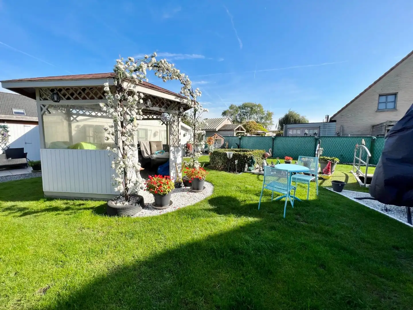 Instapklare woning met 4 slaapkamers, zonnige tuin en carport. foto 16