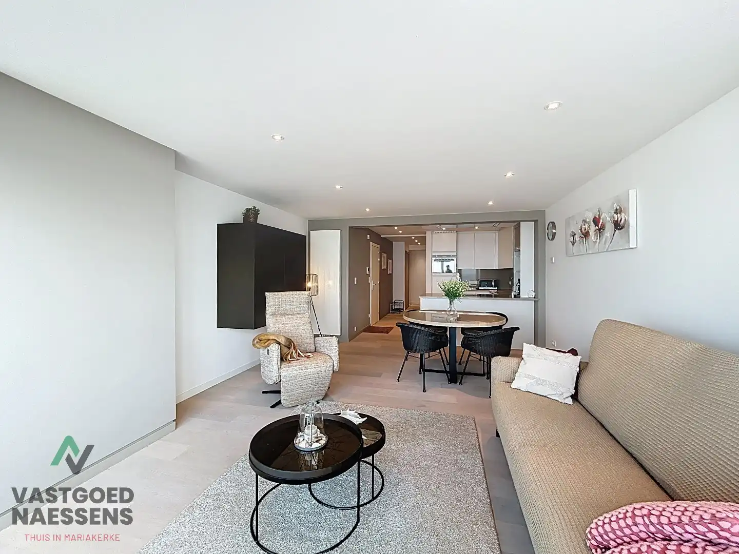 SCHITTEREND VERNIEUWD 2 SLPK APP MET TERRAS EN ZICHT OP ZEE foto 6