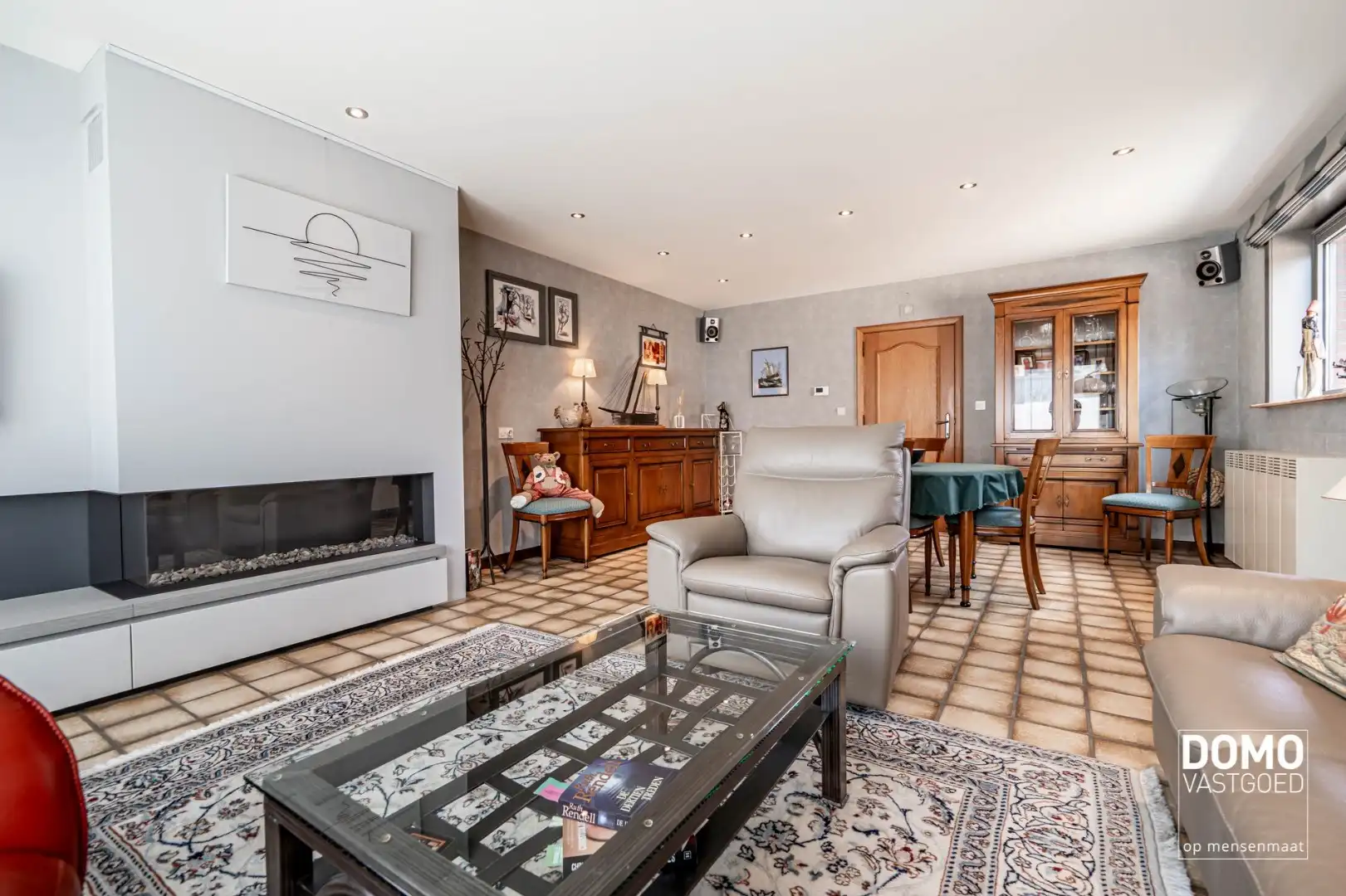 INSTAPKLARE, GERENOVEERDE GEZINSWONING MET 4 SLAAPKAMERS IN TUILT foto 2