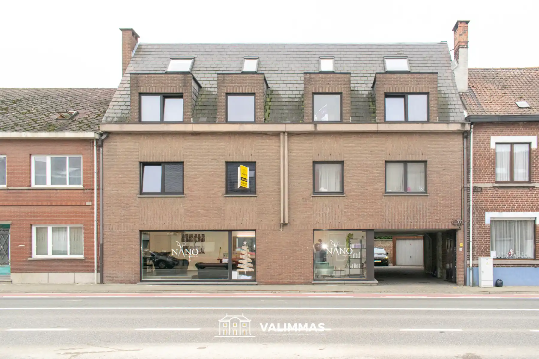 Verzorgd en energiezuinig appartement met terras en parking foto {{pictureIndex}}