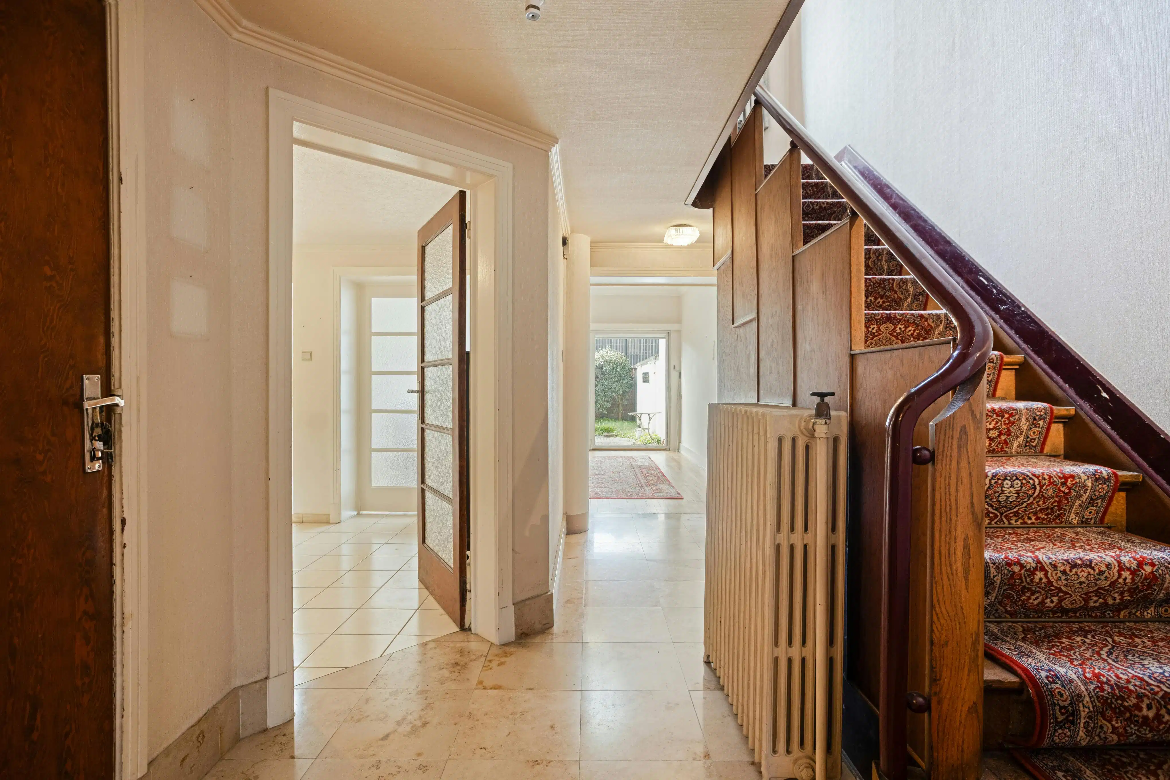 Te renoveren burgerwoning in stationsbuurt te Gent foto 2