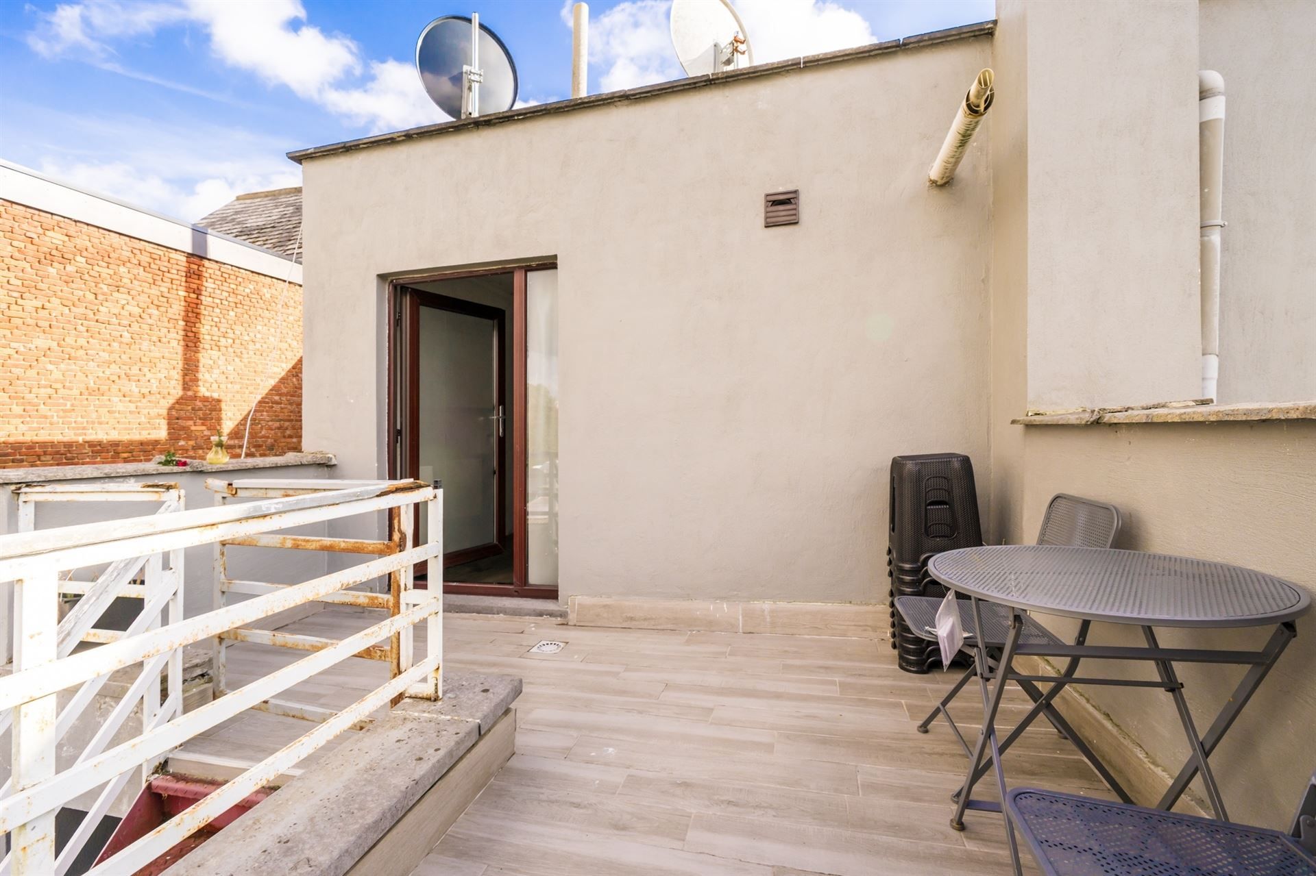 Duplex app met 3 slpks, terras en garage. foto 16