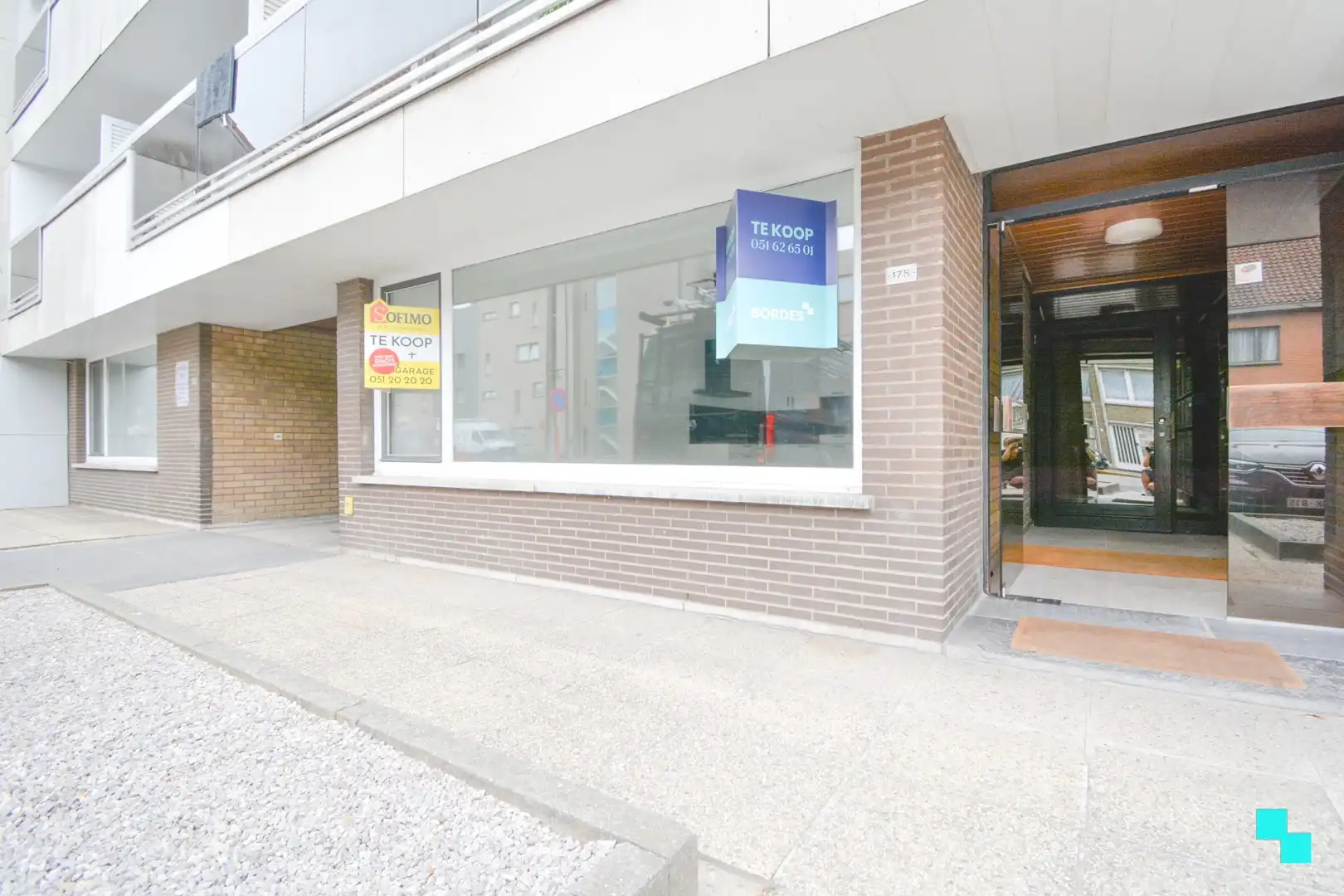 Instapklaar gelijkvloers appartement met garage te Roeselare foto 19