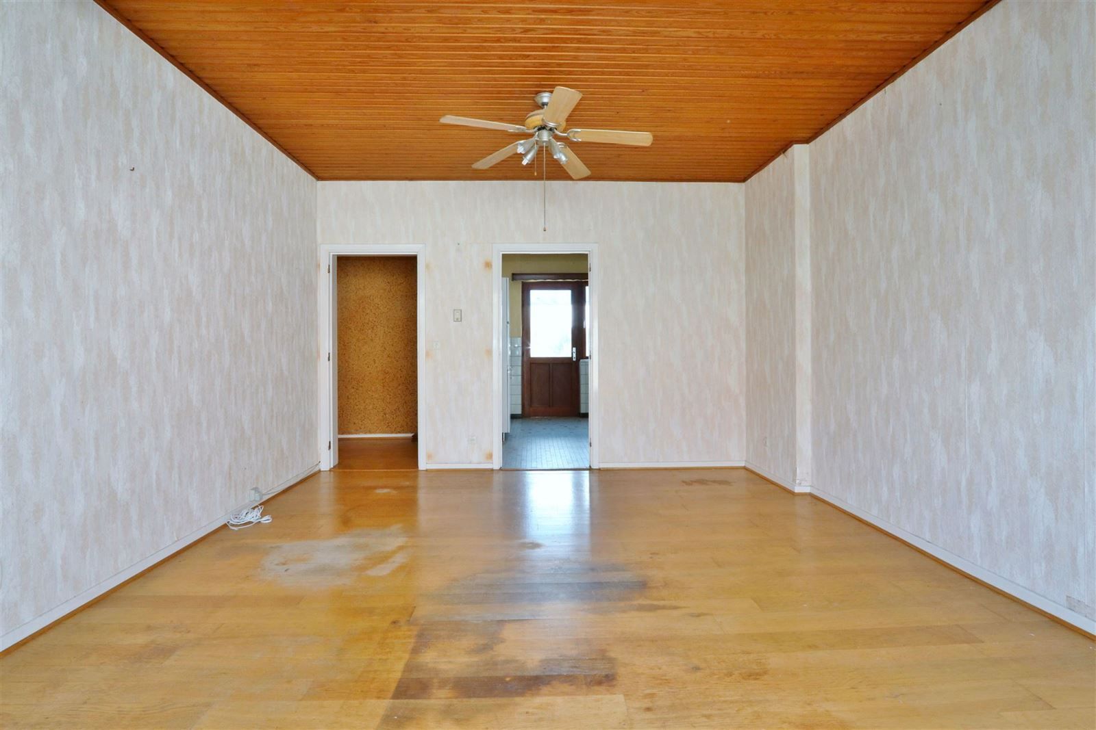 Opbrengstwoning met 2 appartementen en 3 garageboxen foto 12