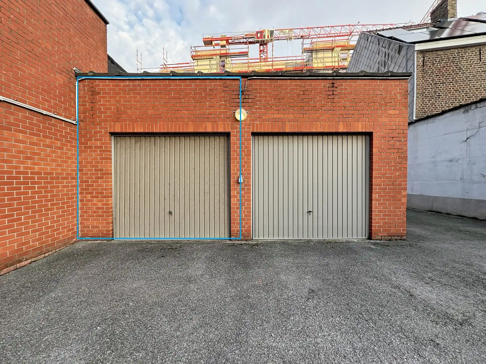 GEMETSTE garage te koop CENTRUM Roeselare nabij Sint-Michielskerk ! foto 4