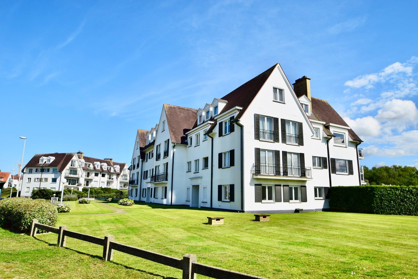 Magnifiek tuinappartement met zonnige tuin in een villa residentie in het Zoute, nabij de Wandeldijk. foto 9