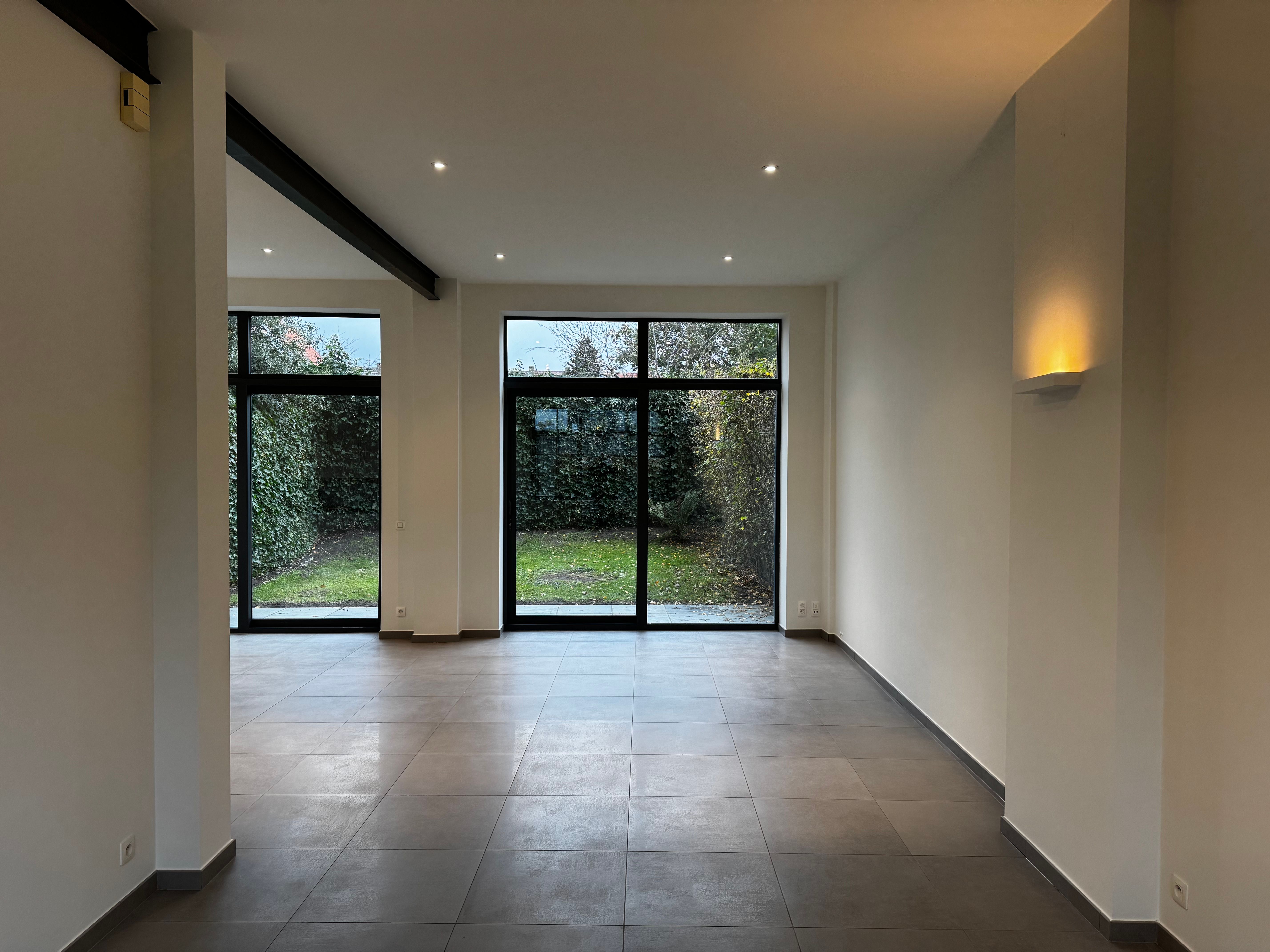 Gerenoveerde woning met 3 slaapkamers en tuin foto 8