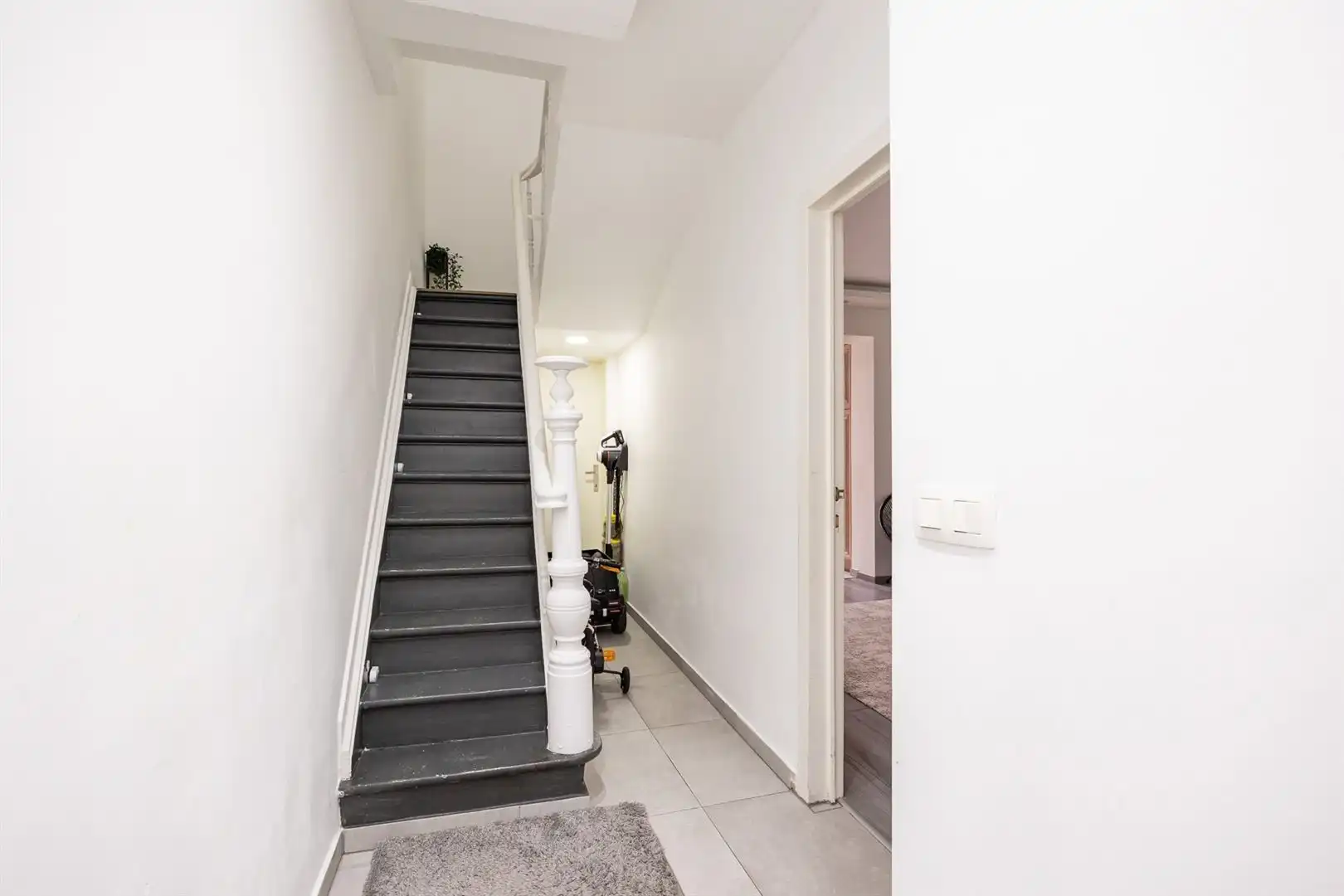 Compact comfort met zonnige tuin in Merksem

 foto 13