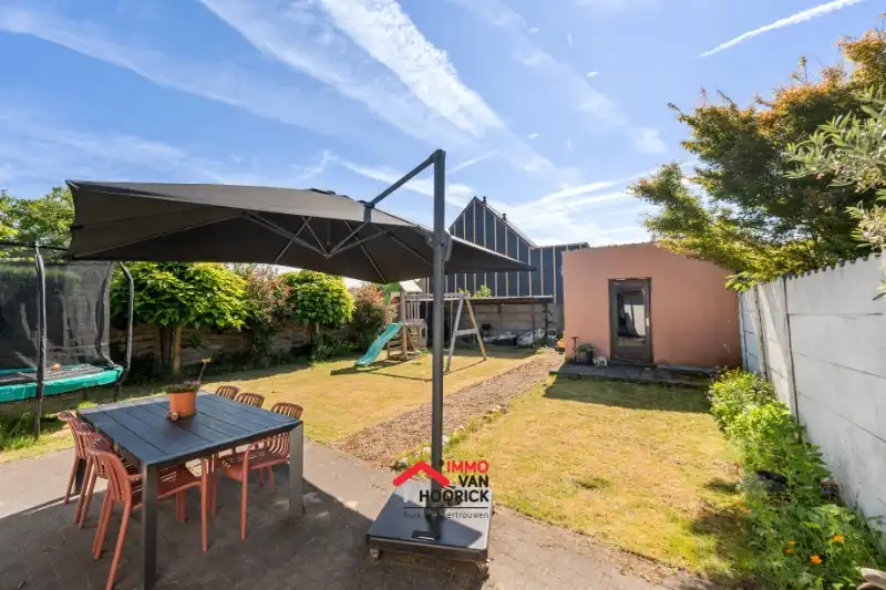 Instapklare woning met 5 slpkmrs en nieuw dak!!! foto 18