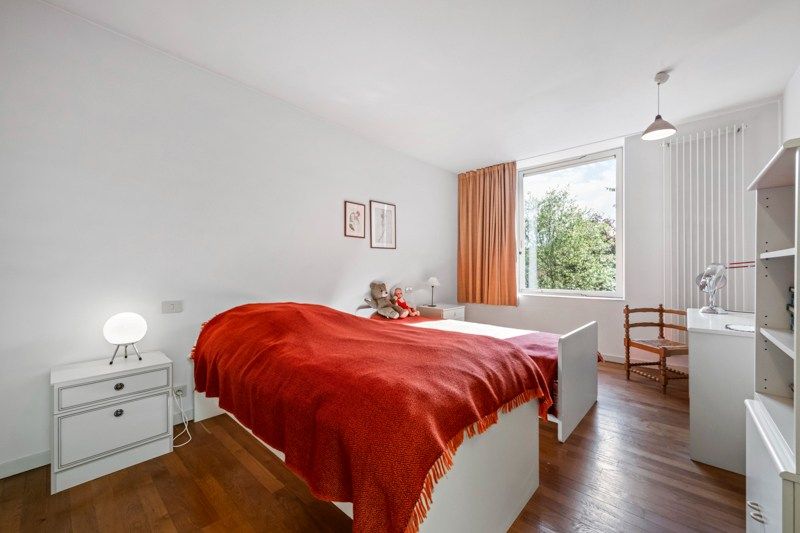 Instapklare architecturale woning met prachtige tuin en uitstekende ligging foto 20