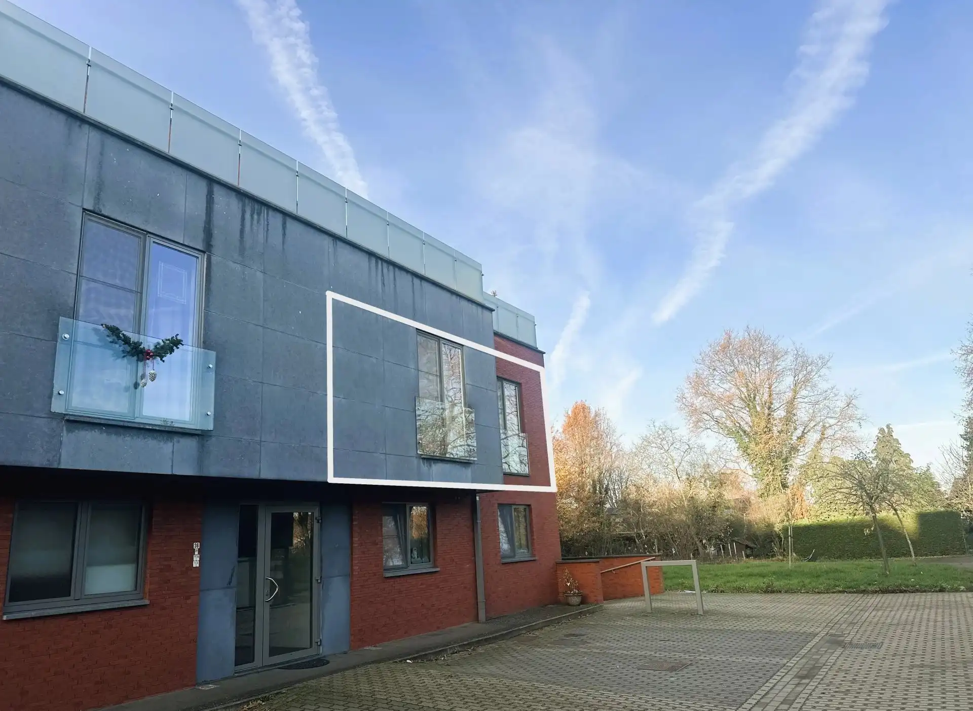 Zeer ruim instapklaar appartement met open uitzicht – 2 slpk – groot terras – garagebox + berging foto 17