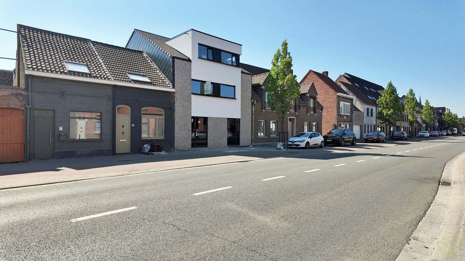 Prachtige nieuwbouwwoning die voldoet aan alle moderne comfort! foto {{pictureIndex}}