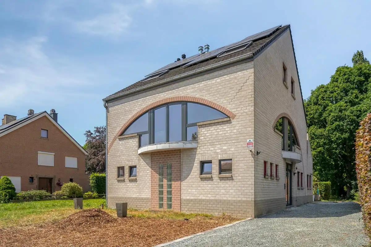 Duplex appartement op uitstekende ligging in Humbeek met ruime tuin en parkeermogelijkheden foto 2