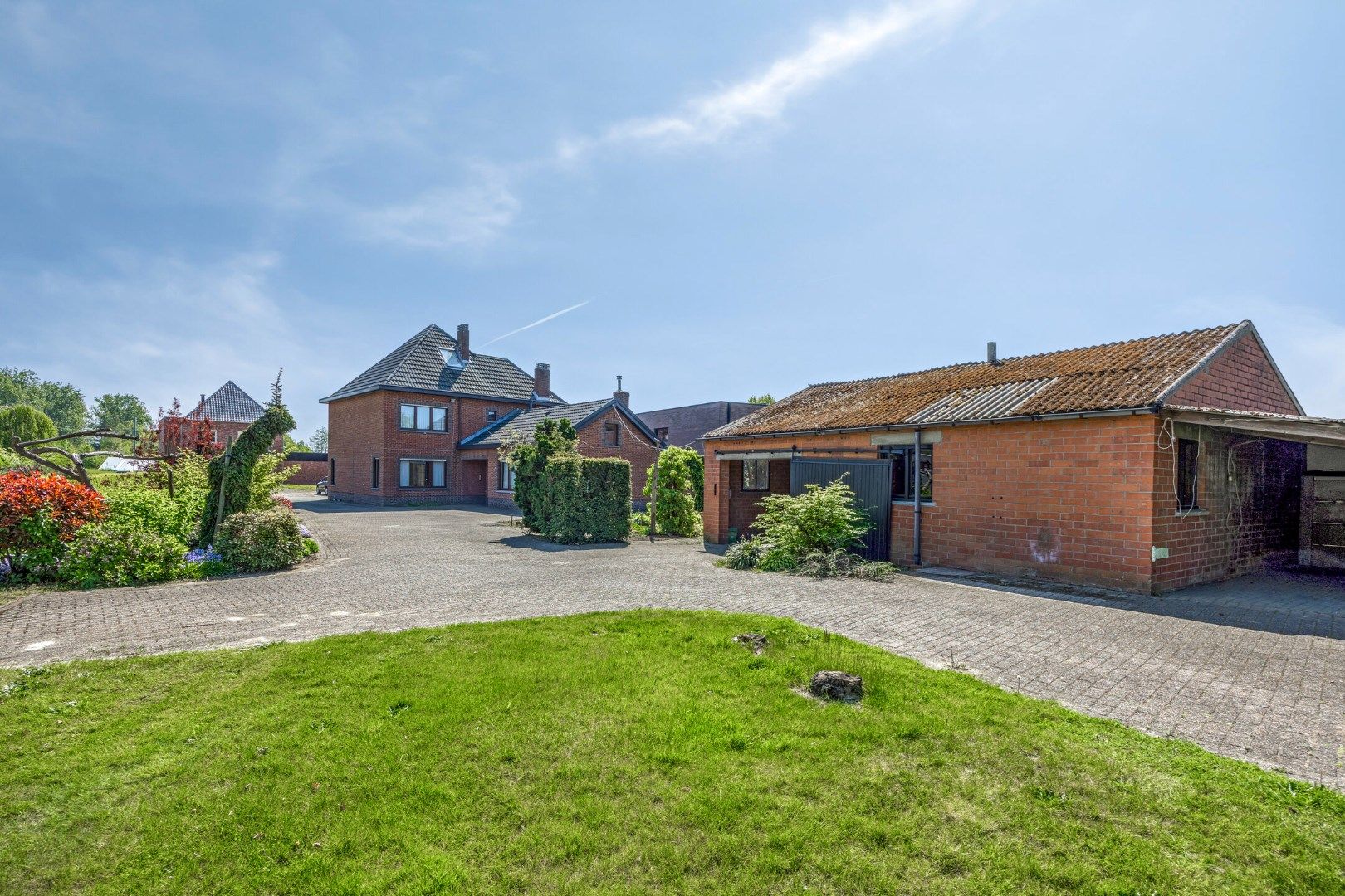 Ruime op te frisse woning op een perceel van 2.210 m² ! foto 25