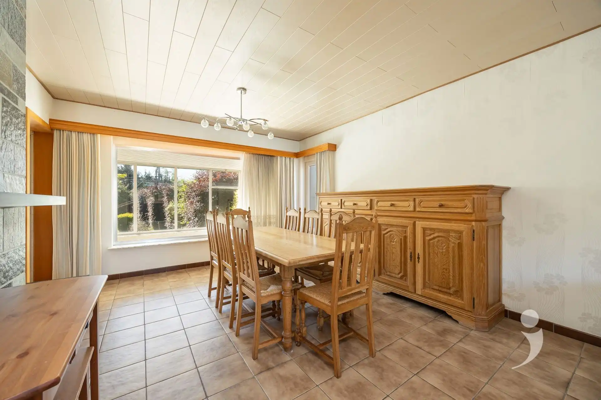 Te renoveren woning op een zonnig perceel foto 7