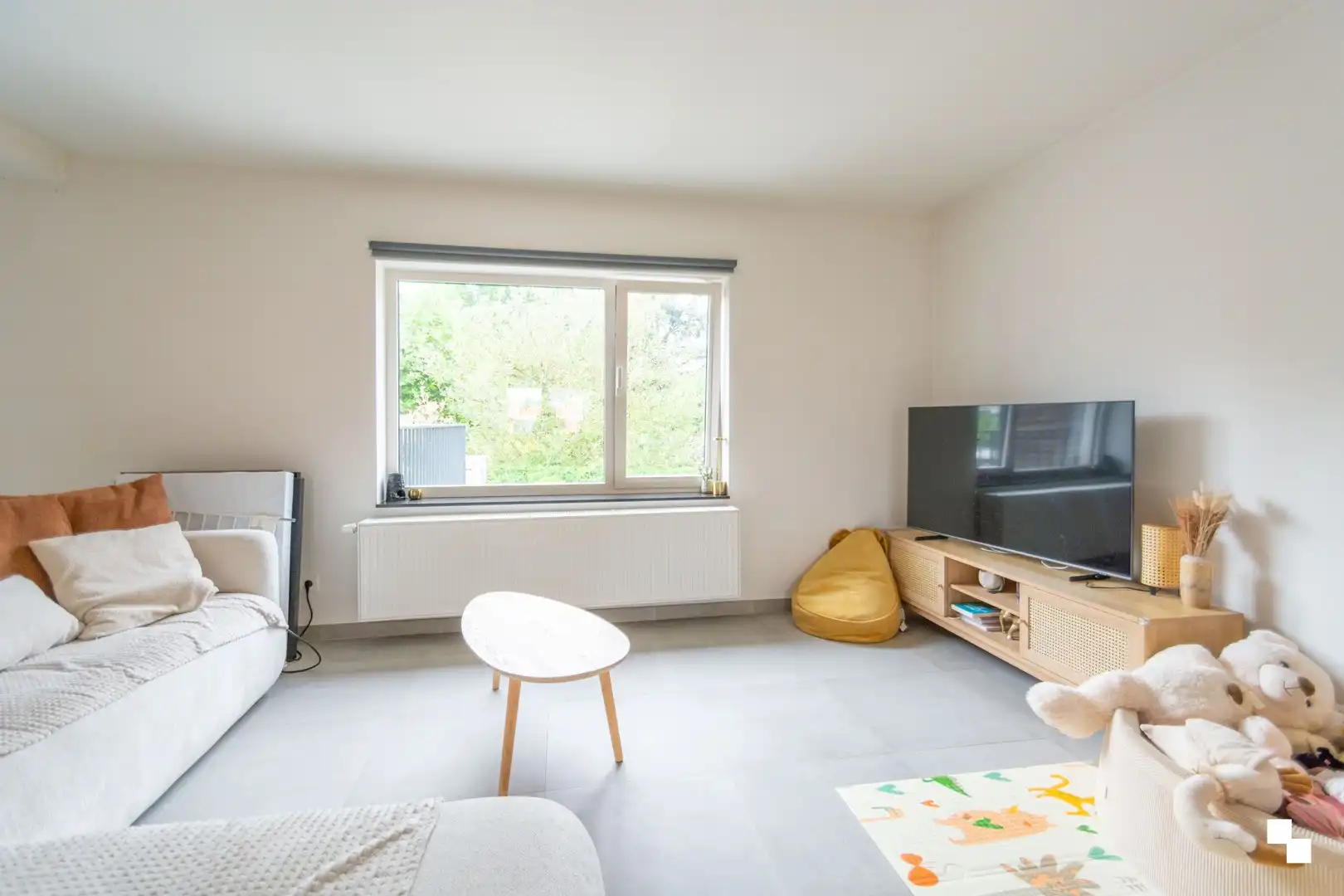 Ruime instapklare duplex met terras in hartje Merelbeke foto 4