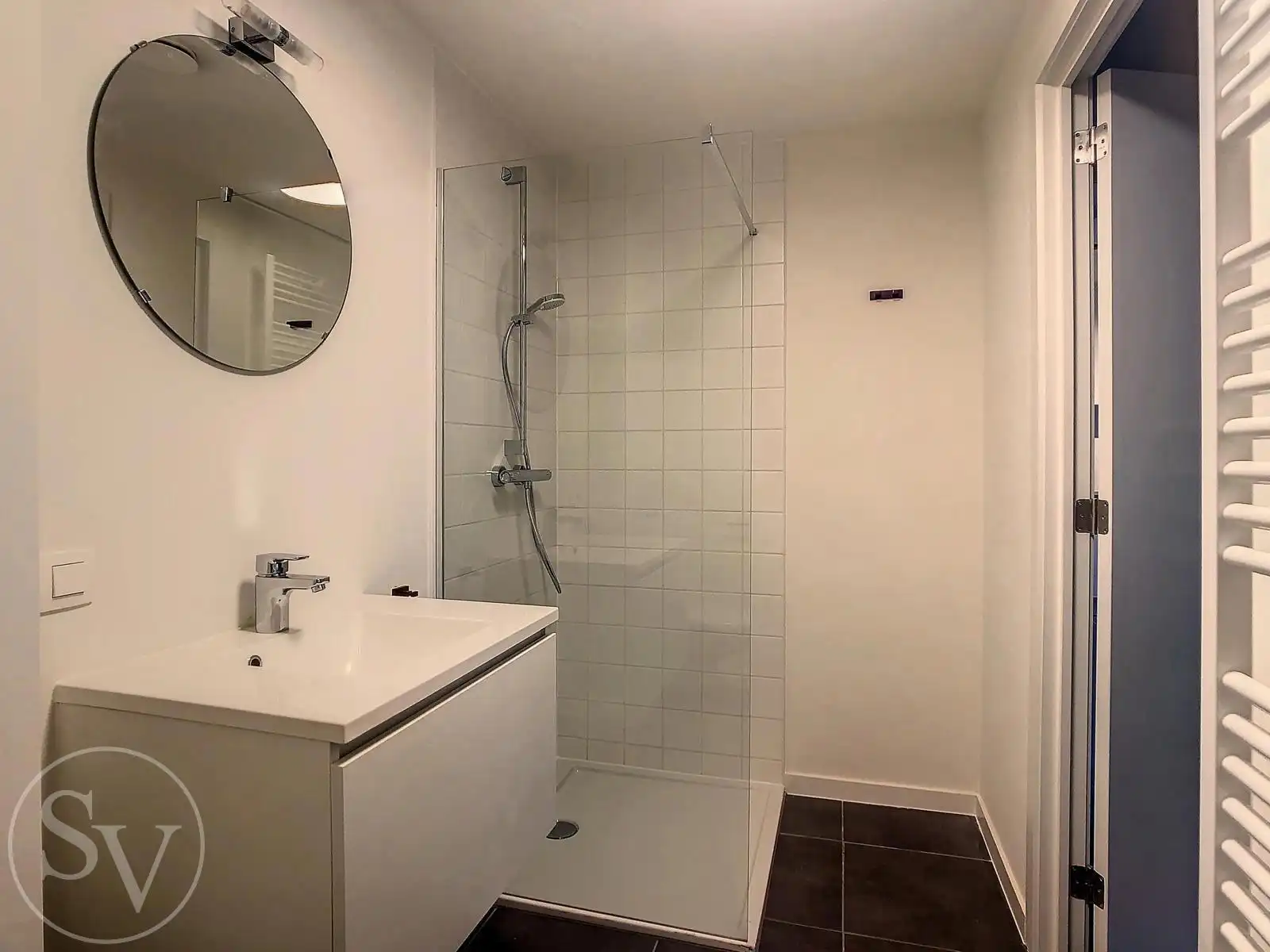 Nieuwbouw appartement, 1 slpk, terras en parking. foto 9