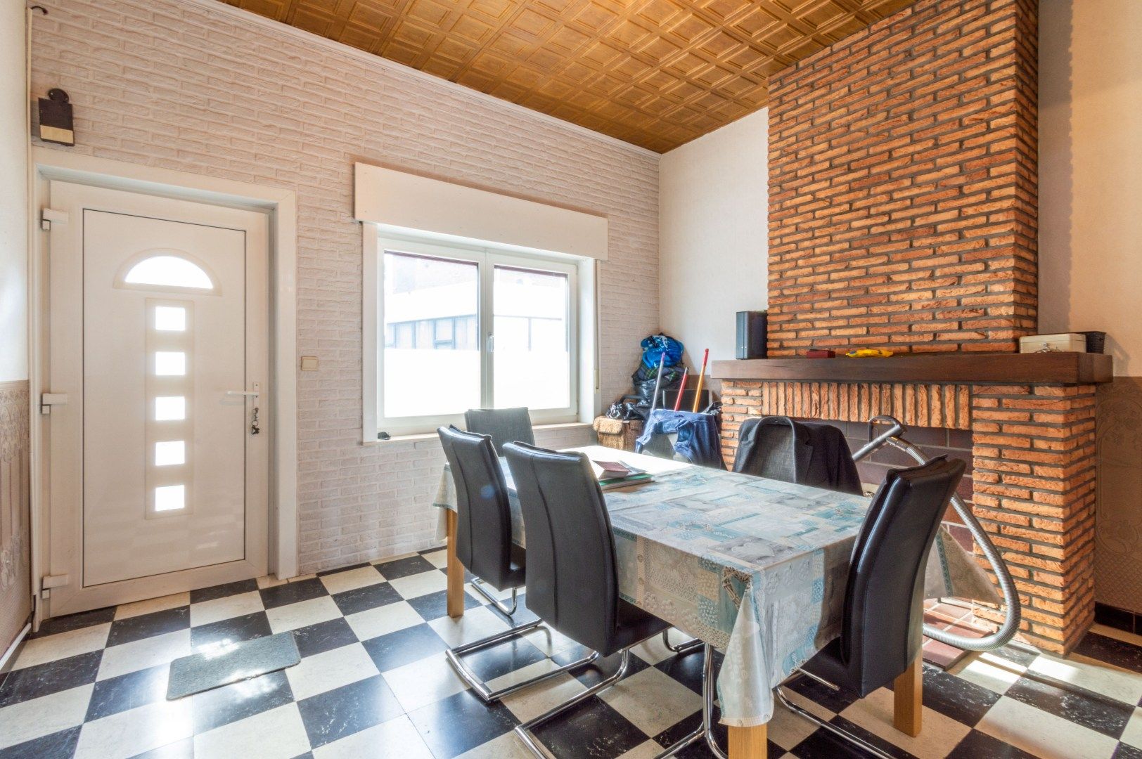 Een te moderniseren woning met 3 slaapkamers foto 2