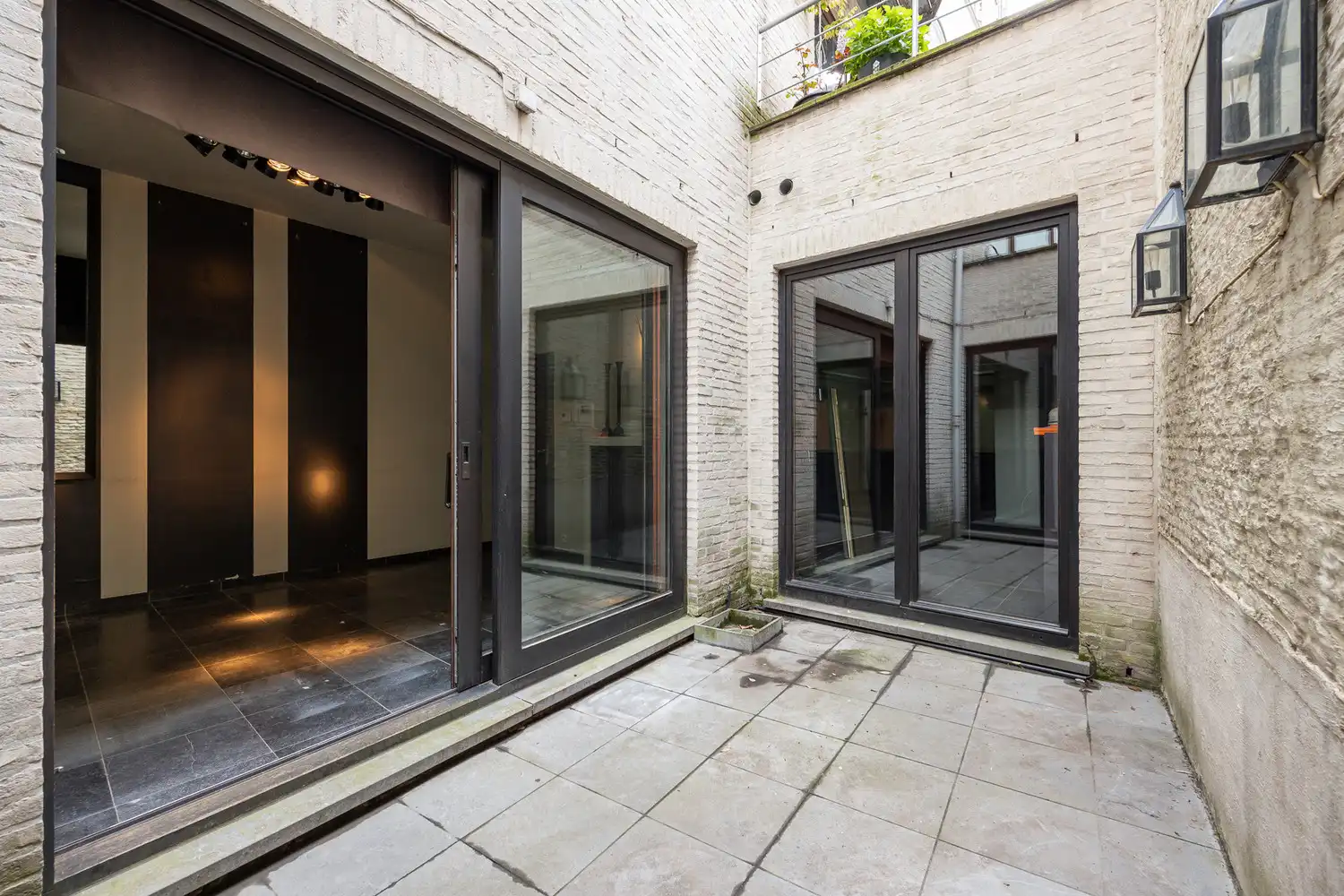 MATCHED kevin@wellimmo.net voor meer info!  Gelijkvloers appartement  101m² met buitenruimte 20m² en ruime kelder op toplocatie aan het Mechelseplein in hartje Antwerpen foto 18