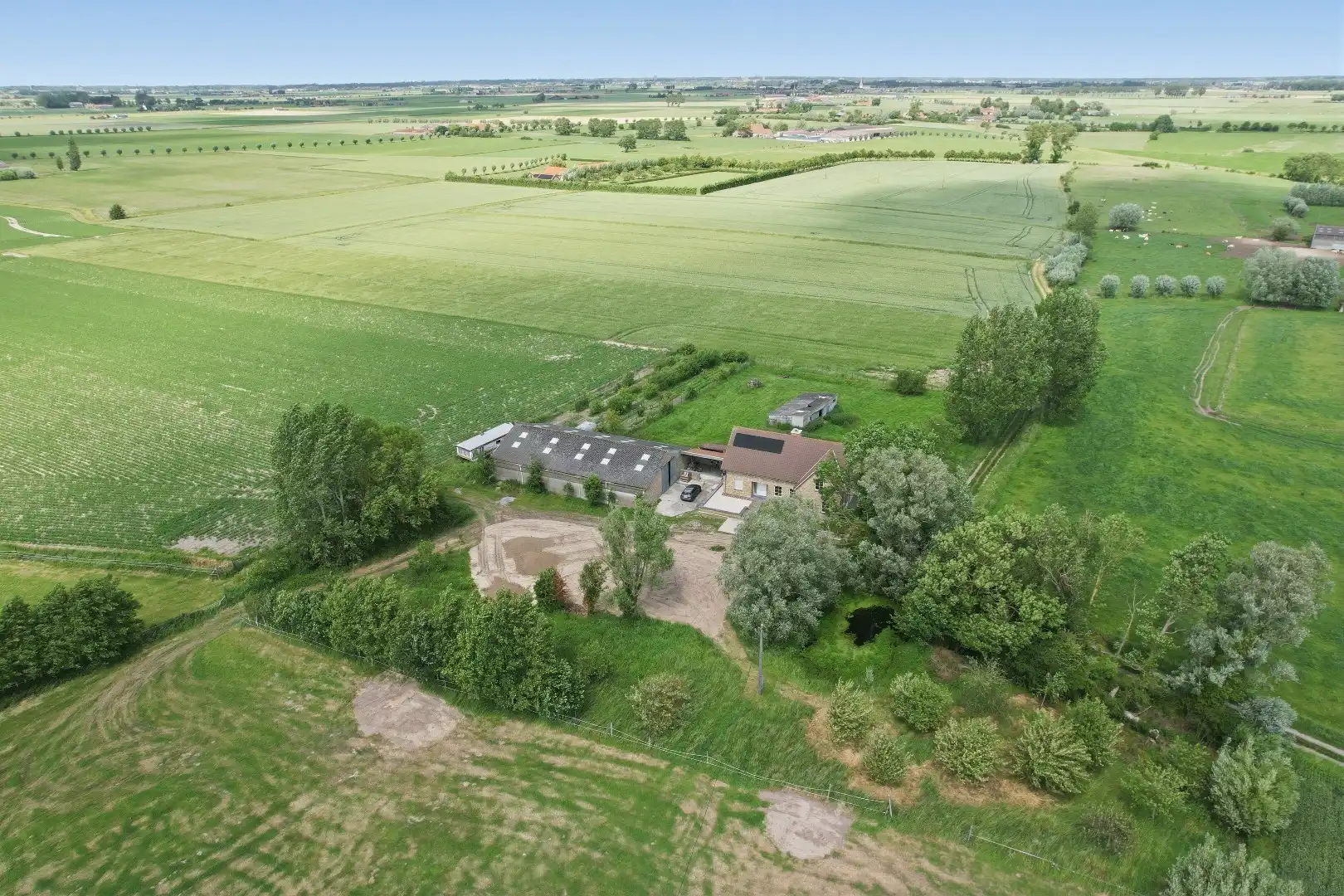 Recente open bebouwing (2019) op een perceel van maar liefst 44.888 m² foto 4