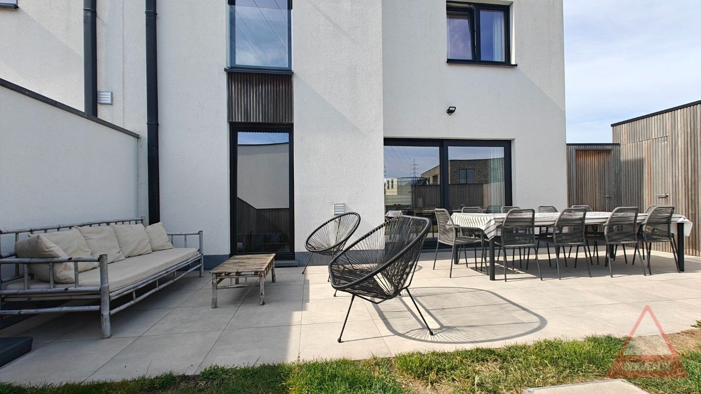 Roeselare – Instapklare halfopen nieuwbouwwoning met tuin en oprit foto 15