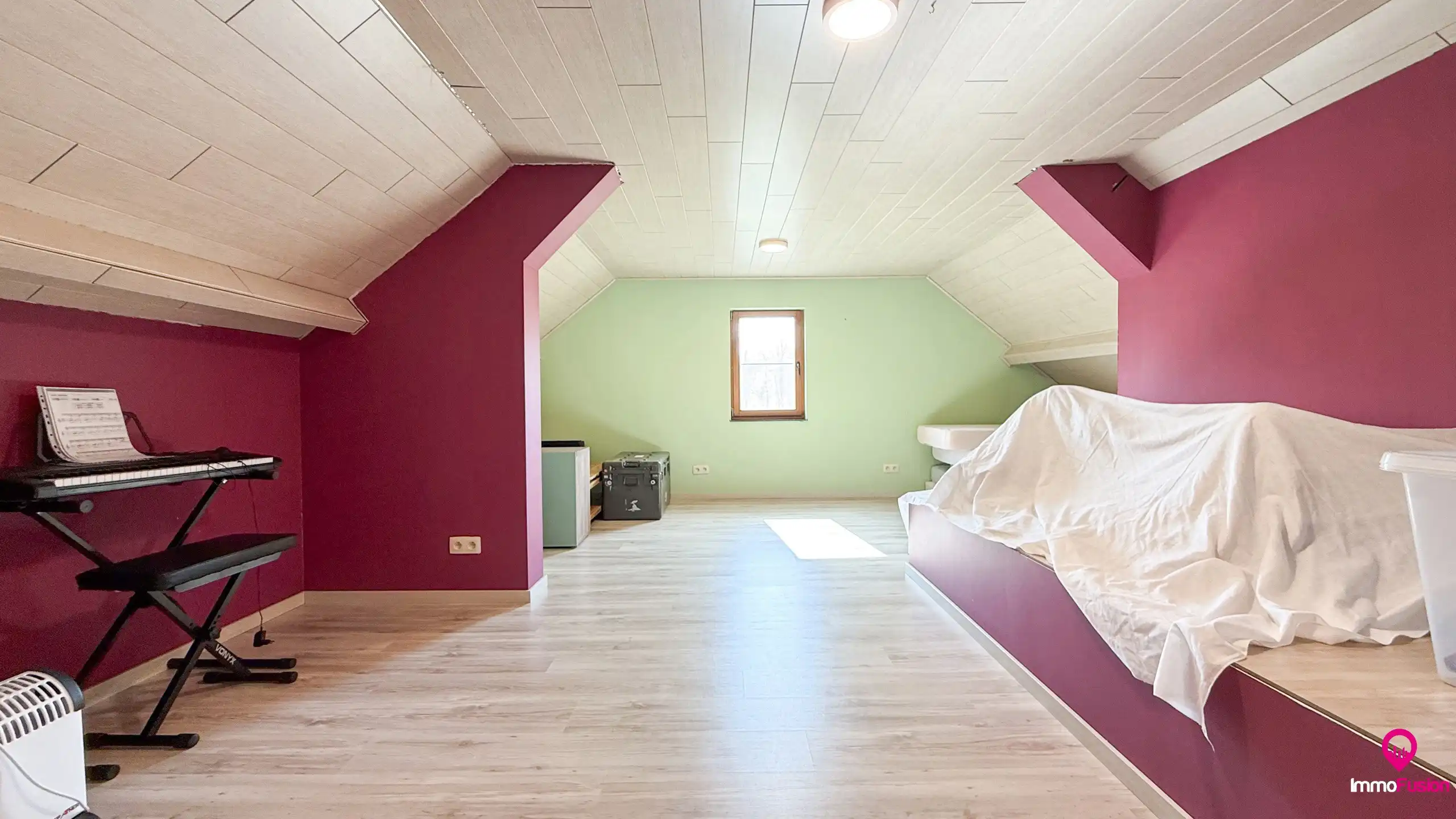 Charmante woning met 5 slaapkamers op een ruim perceel foto 42