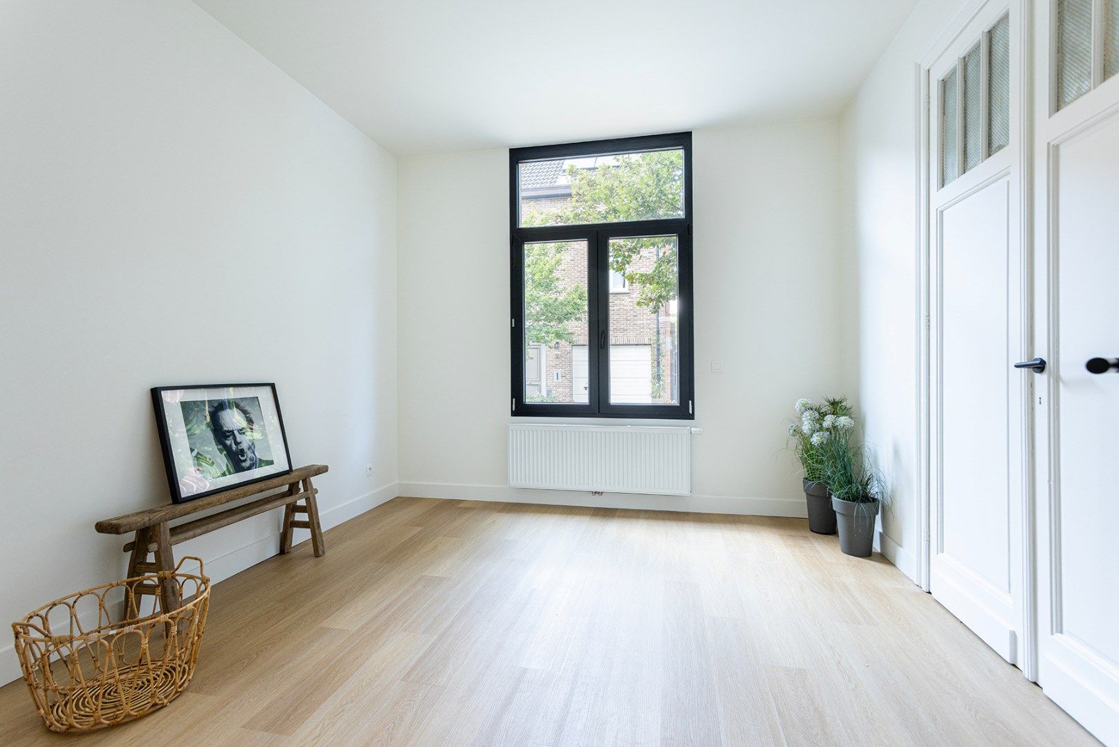 Compleet gerenoveerde woning met 4 slaapkamers en tuin in Schoten.  foto 4