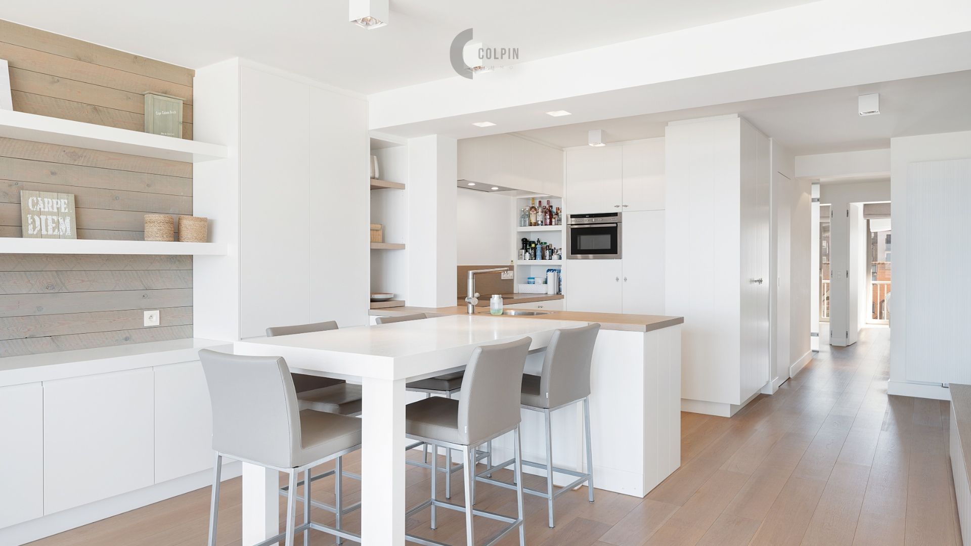 Instapklaar appartement op toplocatie in Heist met prachtig zeezicht foto 8