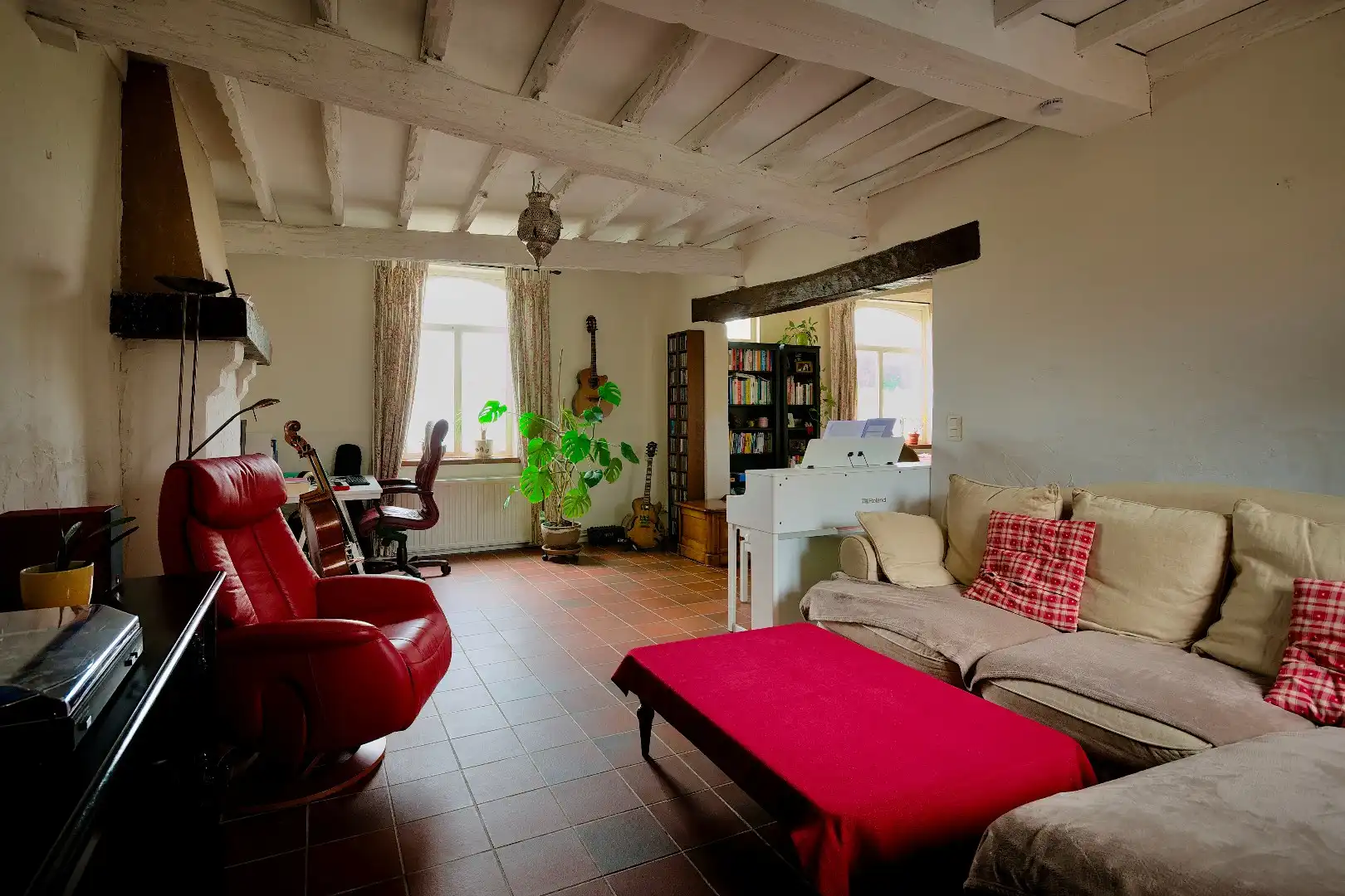 RUSTIG GELEGEN CHARMEHOEVE MET 3 SLAAPKAMERS, GARAGE EN TUIN foto 6