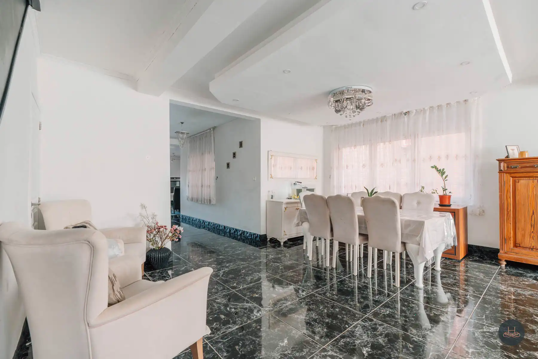 Comfortabele ruime gezinswoning met strategische ligging foto 49