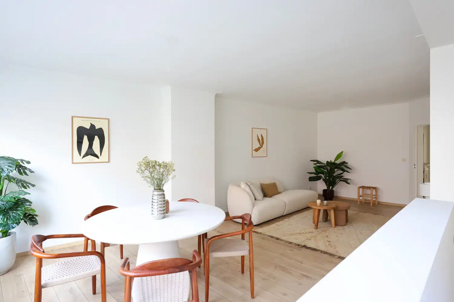 Instapklaar appartement met 2 ruime slks, tuin en parking! foto 16