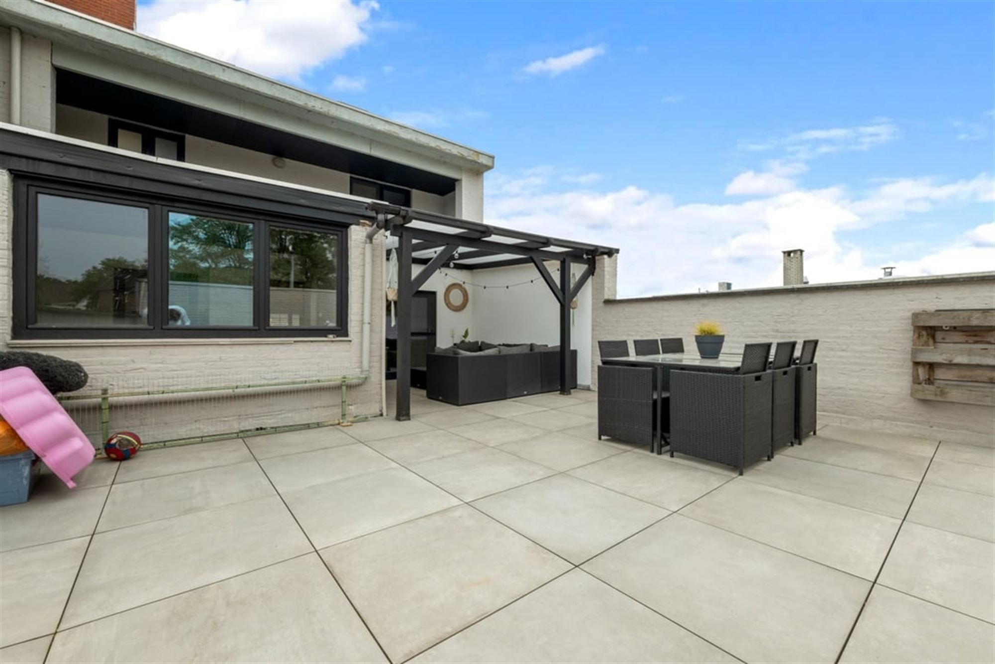 KNAP EN ENERGIEZUINIG APPARTEMENT MET 3 SLKS EN RUIM TERRAS VAN 55M² IN GENK  foto 4