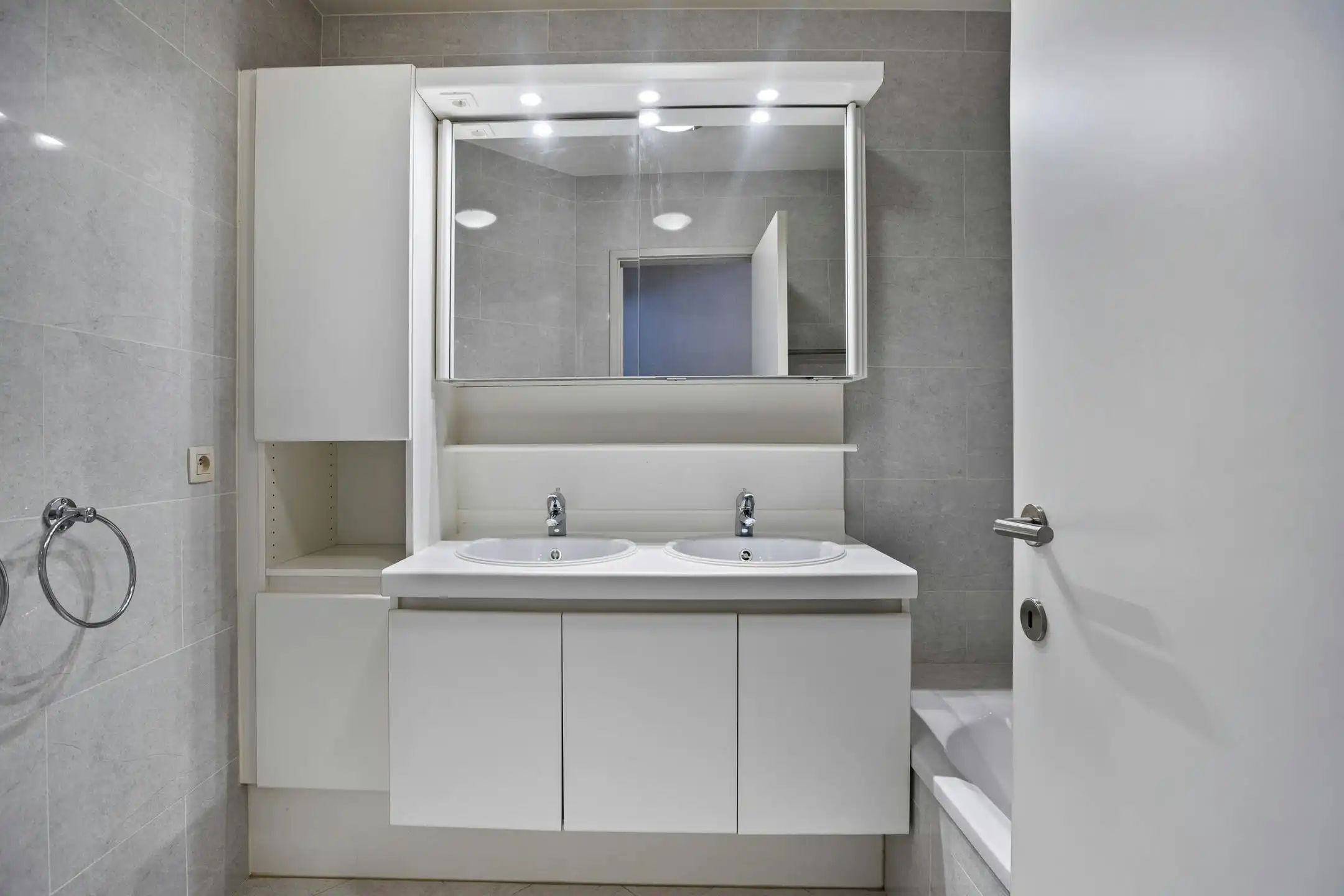 Appartement met 2 slaapkamers en zonnige tuin in Sint-Idesbald foto 8