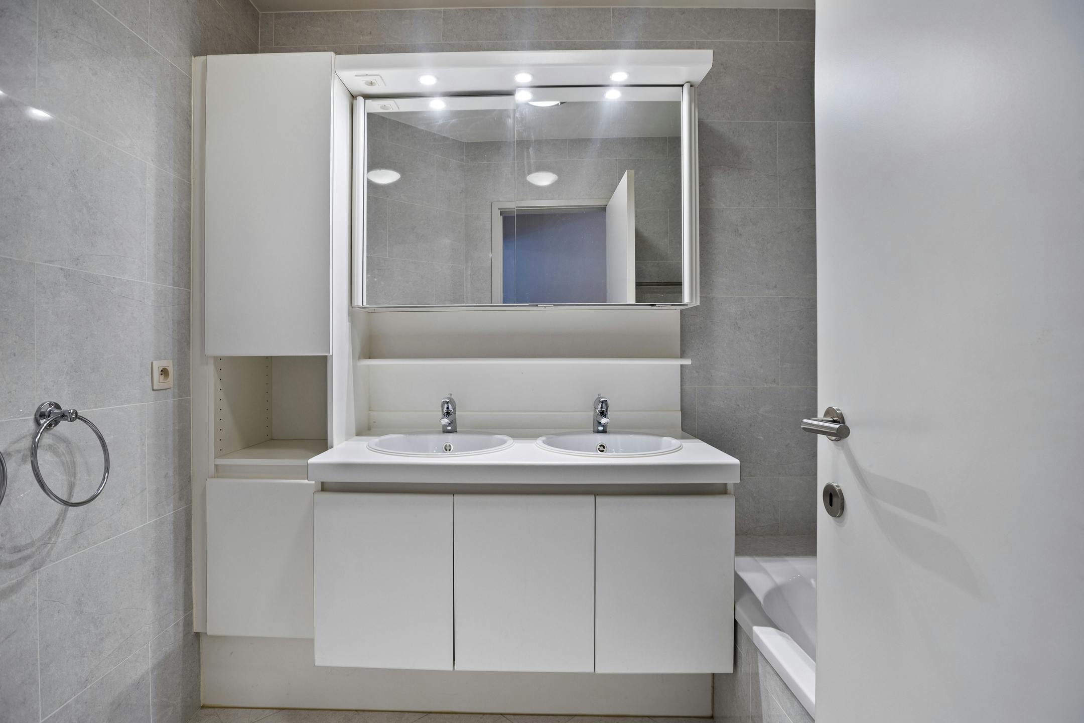 Appartement met 2 slaapkamers en zonnige tuin in Sint-Idesbald foto 8