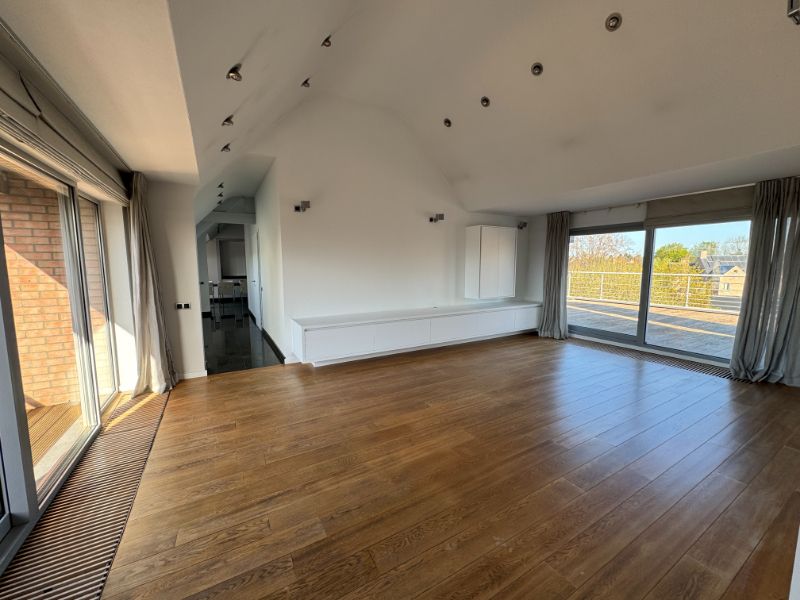 Instapklaar penthouse met riant terras (+-287m²), centrum Geel! foto 12