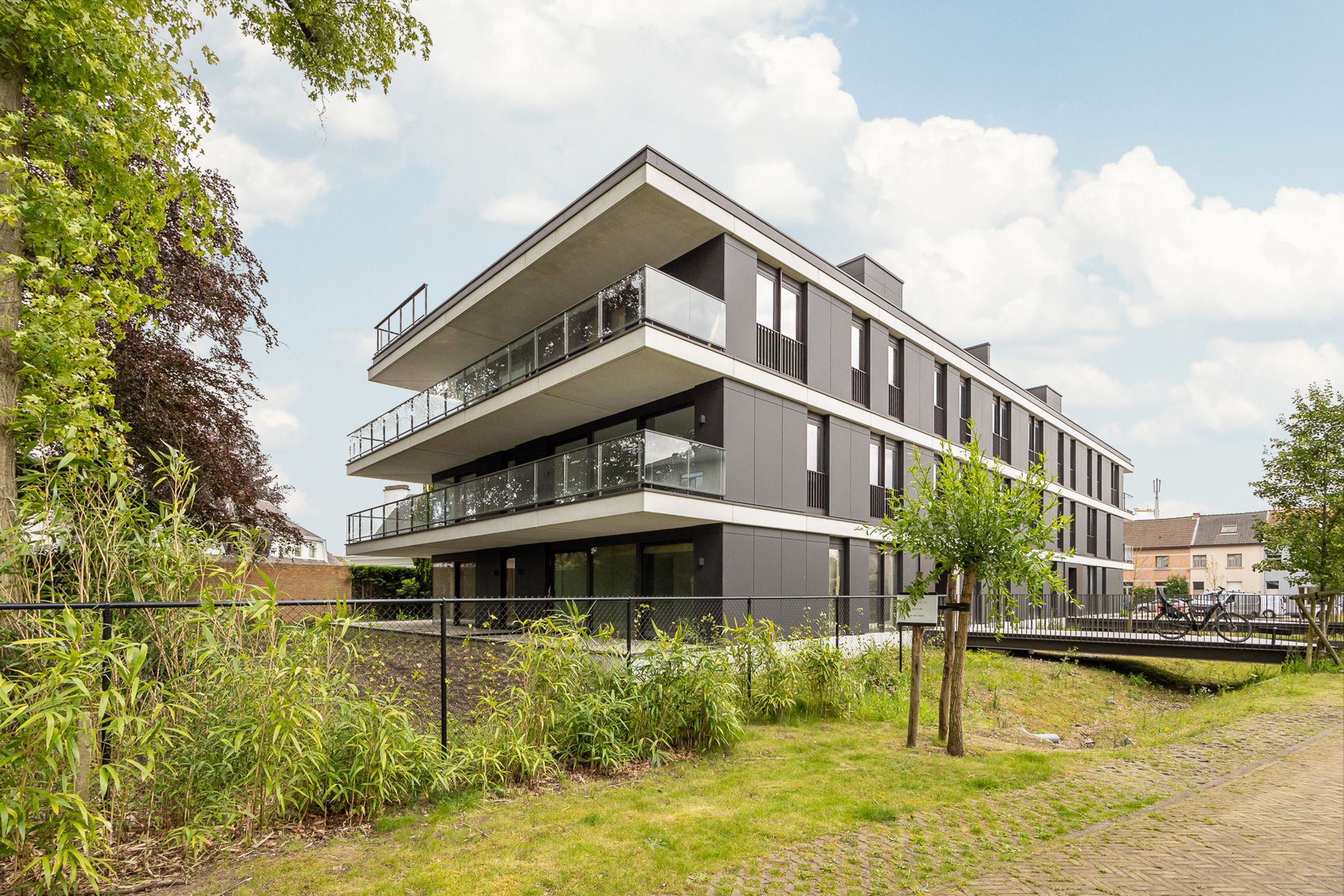 Nieuwbouw met terras van 50m2 inclusief autostaanplaats foto 9