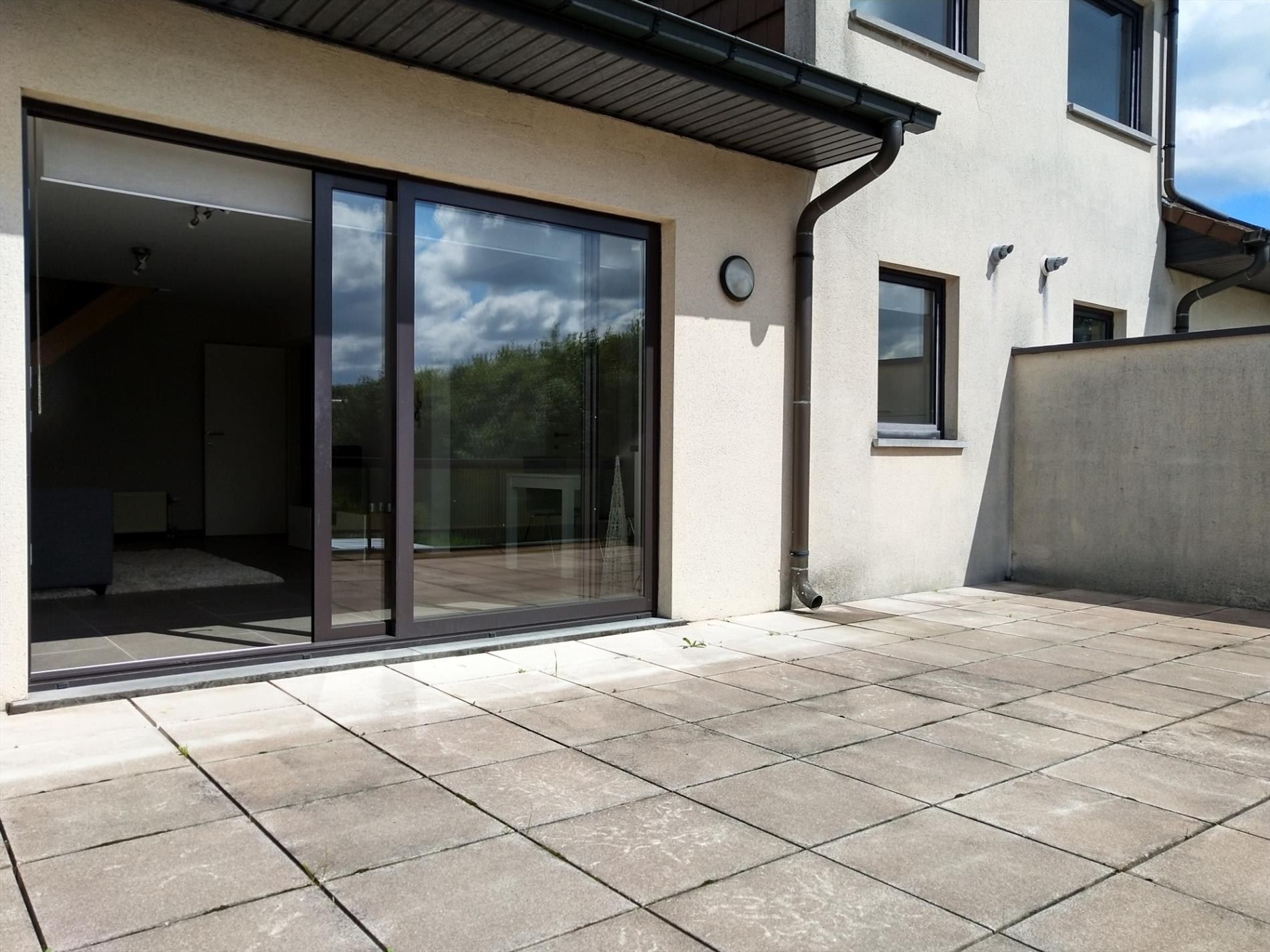 Net duplex-appartement met terras en autostaanplaats foto 4