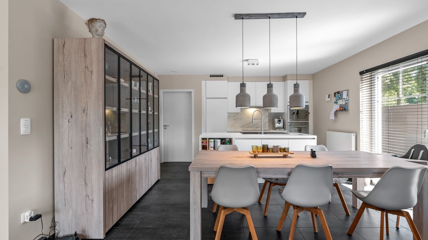 Instapklare halfopen bebouwing met 4 slaapkamers en tuin in Beverlo foto 2