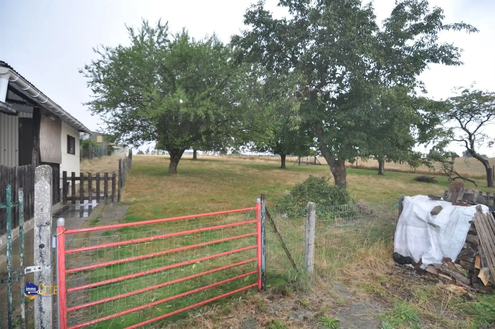 Karaktervolle driegevelwoning met ruime tuin van 30 are nabij Waremme foto 34