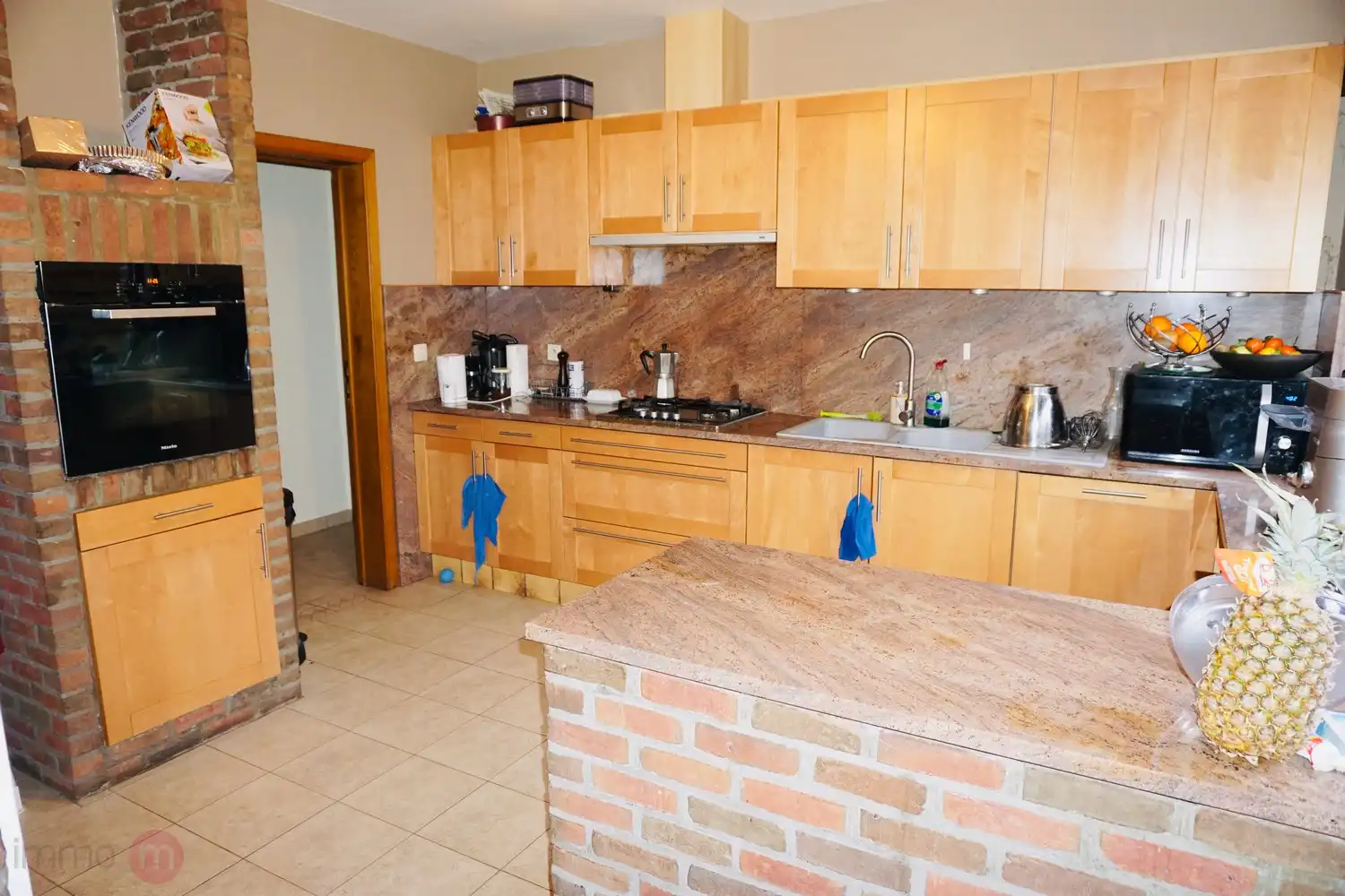 Rustig gelegen woning met 4 slaapkamers, bureau (of extra slaapkamer), garage en grote tuin. foto 8