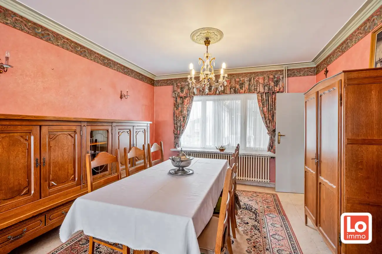 VERKOCHT! Charmante open te renoveren woning met garage en grote tuin op een goed bereikbare locatie tussen Lochristi en Oostakker! foto 9